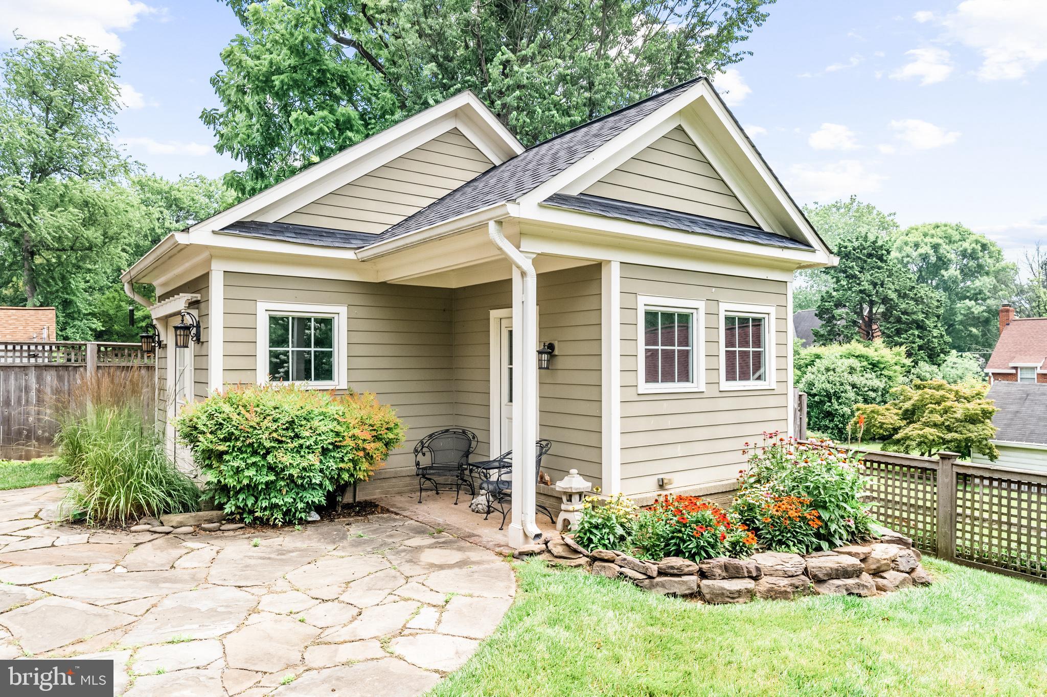 NORTH WOODSIDE - Residential