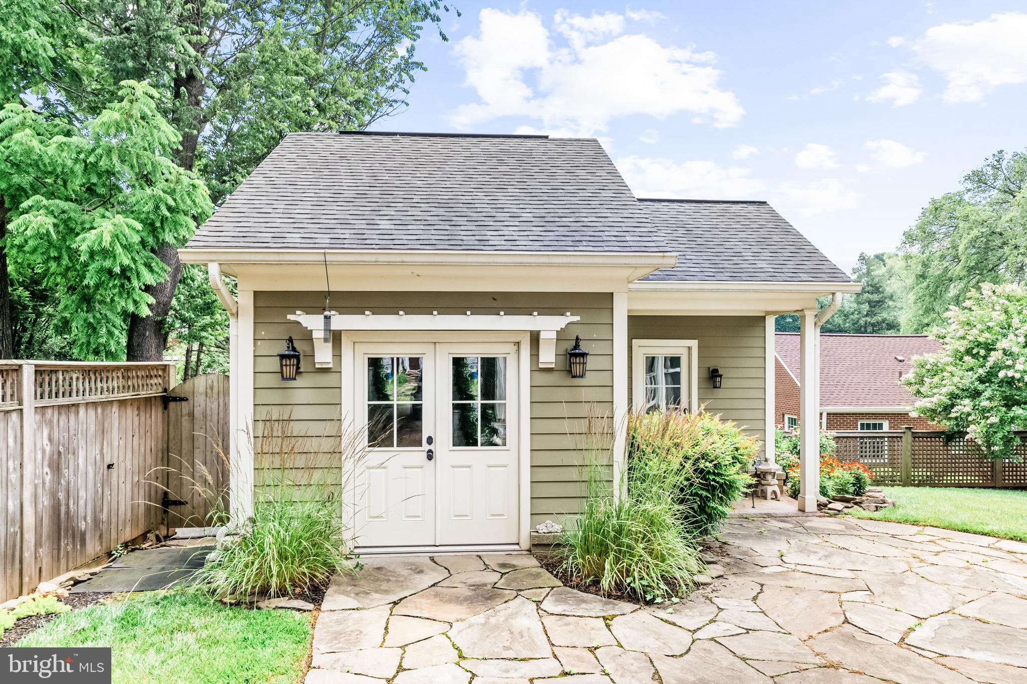 NORTH WOODSIDE - Residential