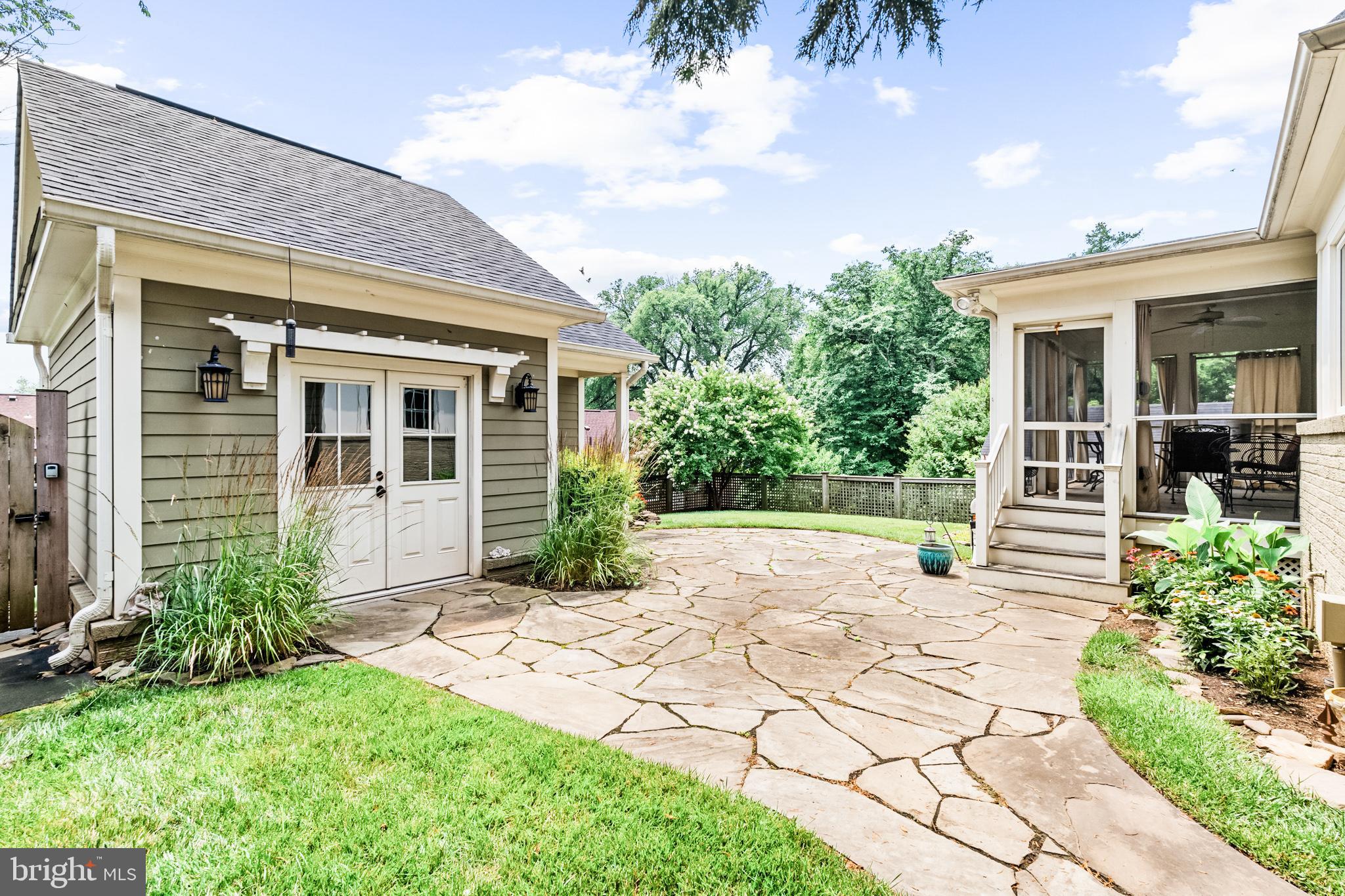 NORTH WOODSIDE - Residential