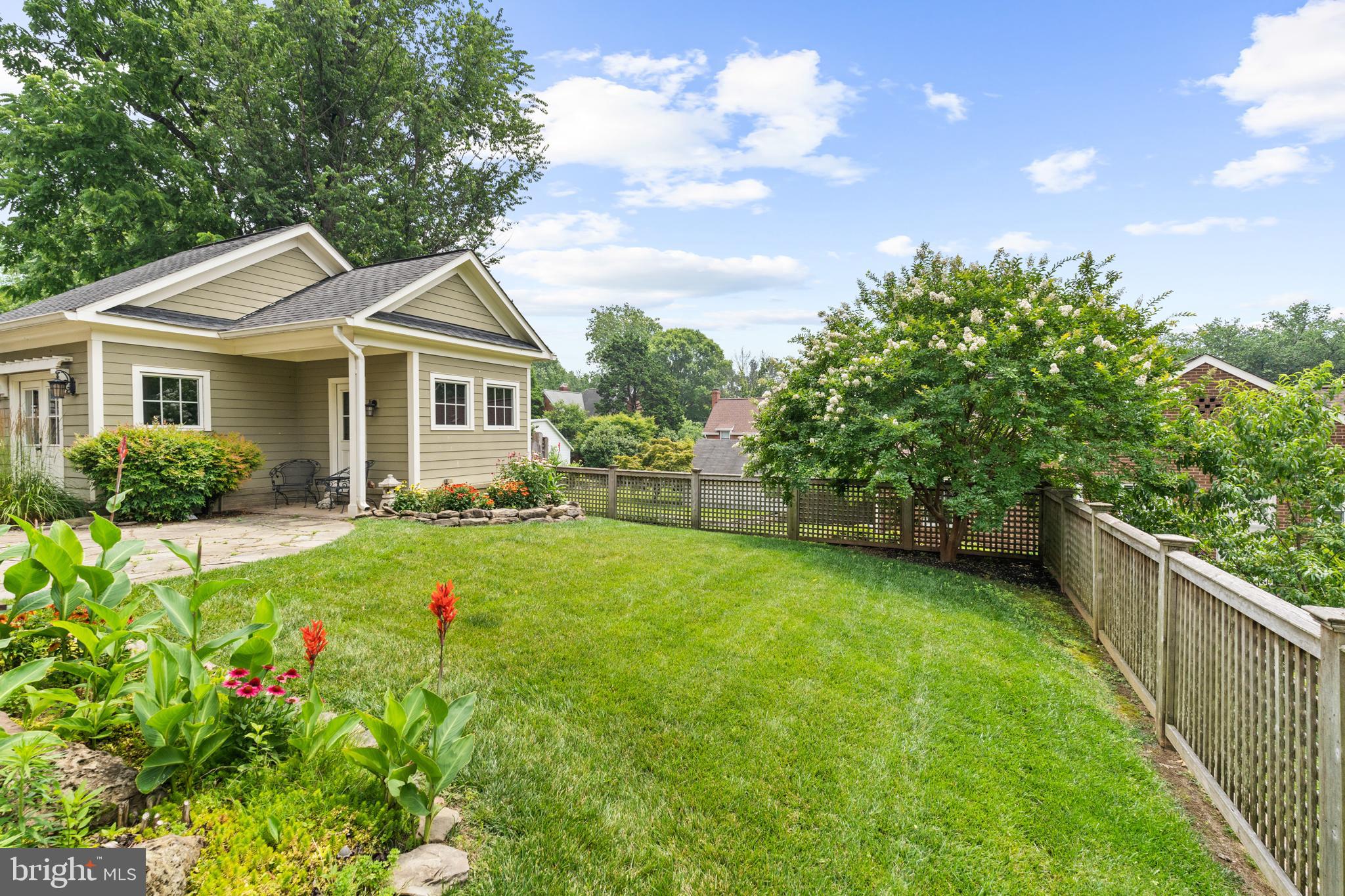 NORTH WOODSIDE - Residential