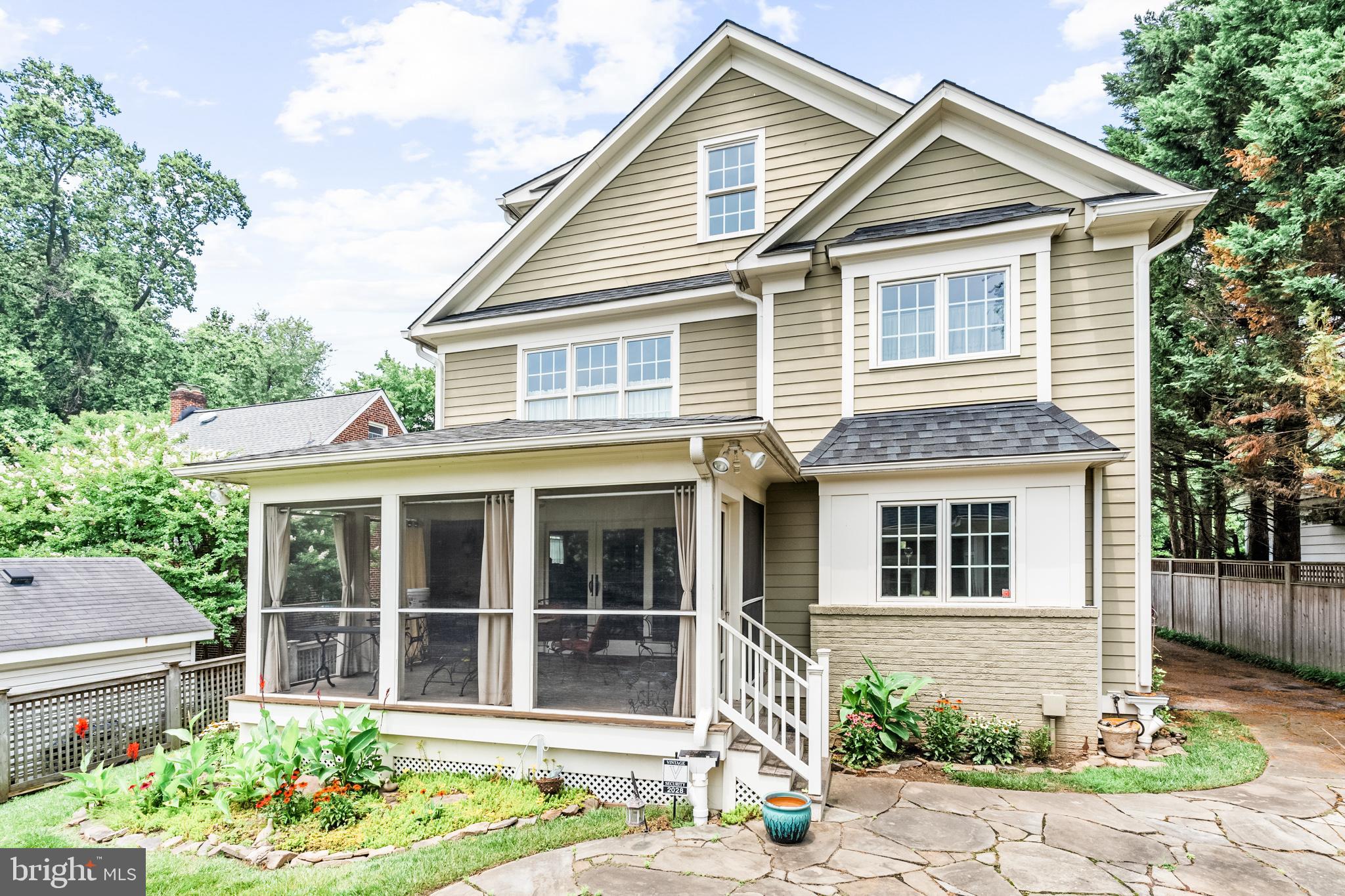 NORTH WOODSIDE - Residential