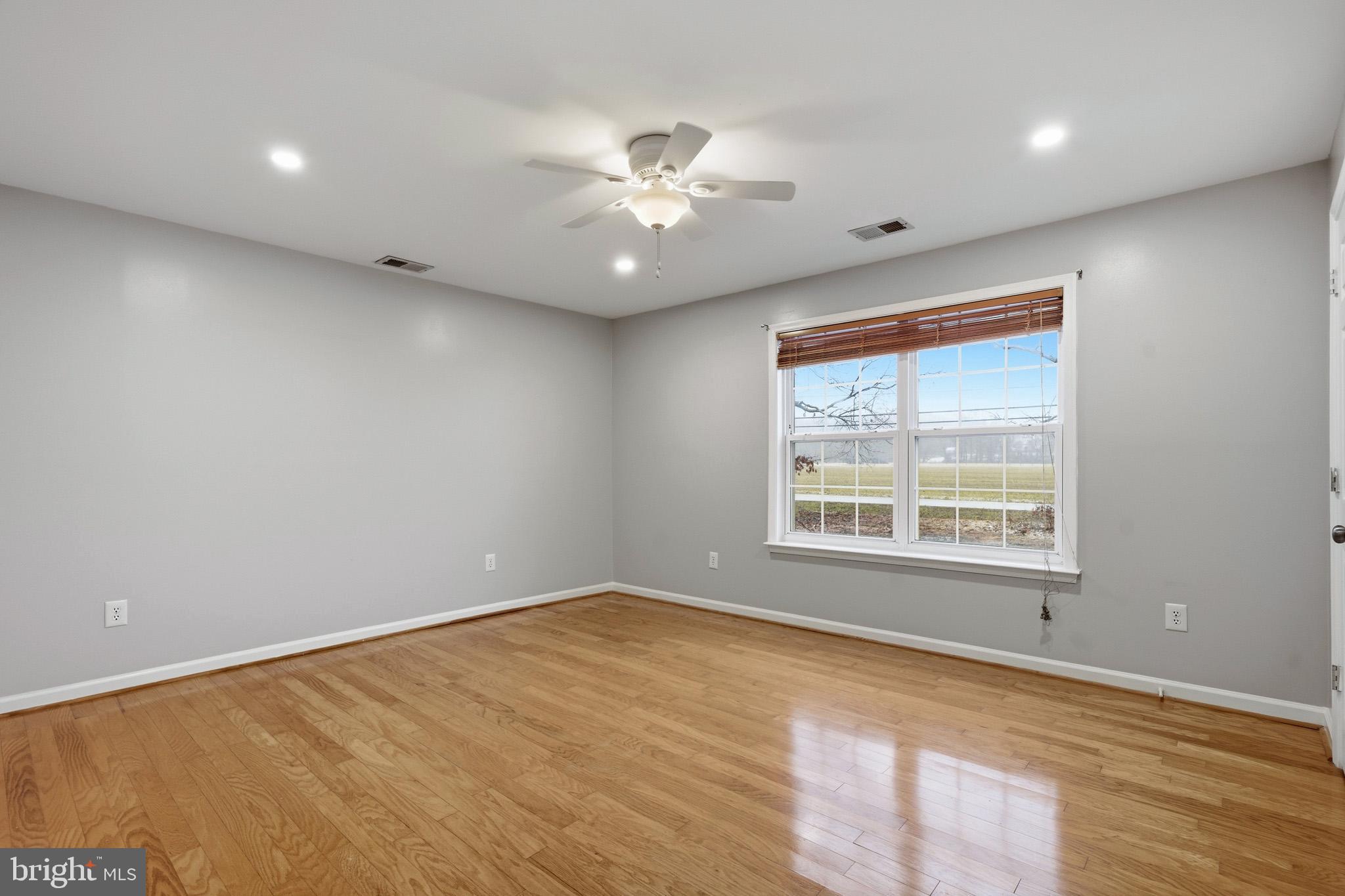 LEONARDTOWN - Residential