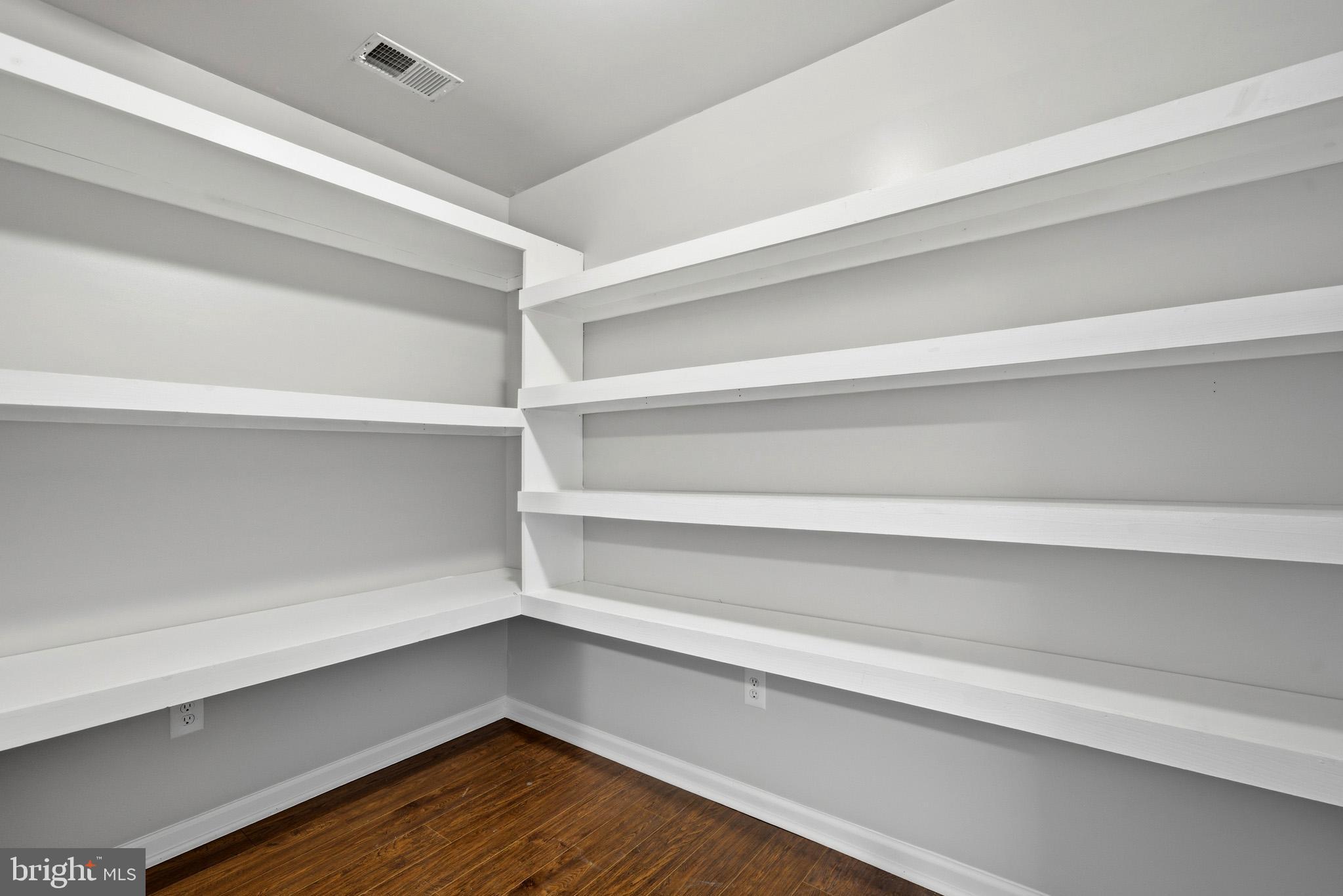 LEONARDTOWN - Residential