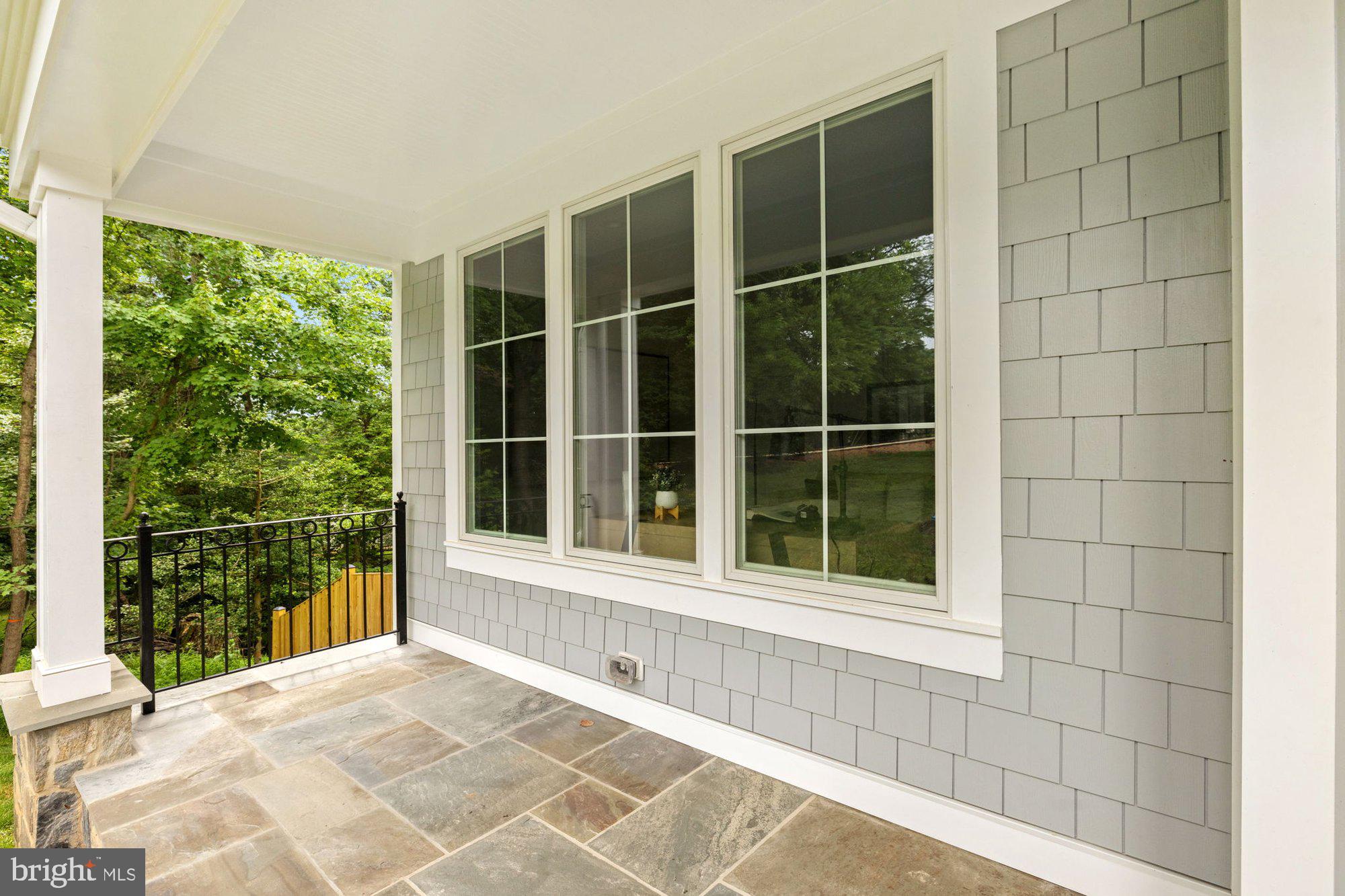 LAUREL RIDGE CROSSING - Residential