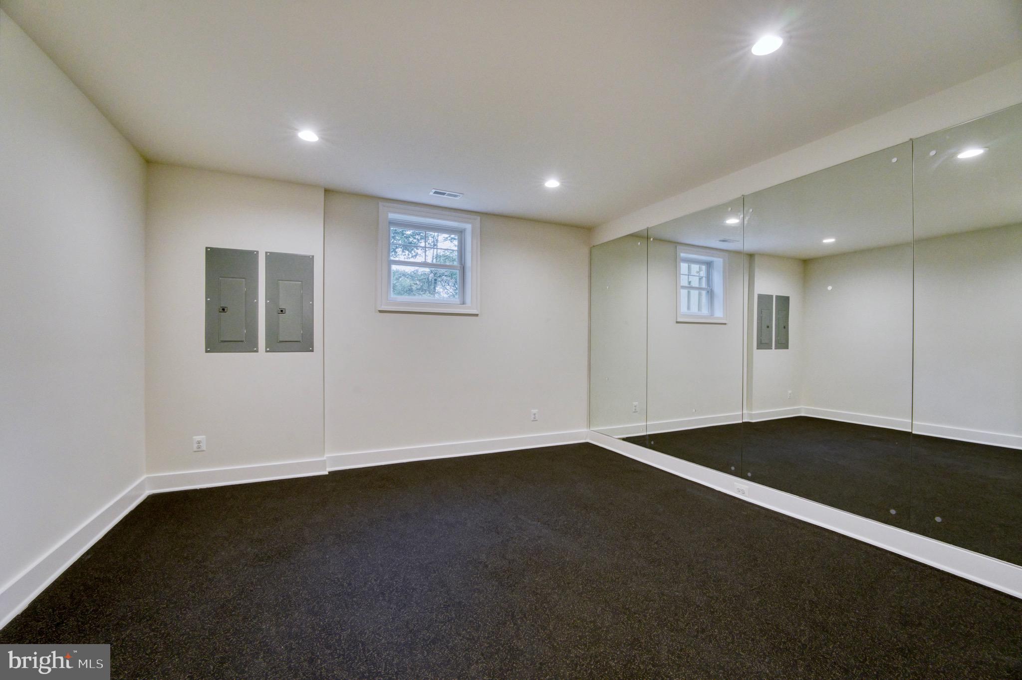 LAUREL RIDGE CROSSING - Residential