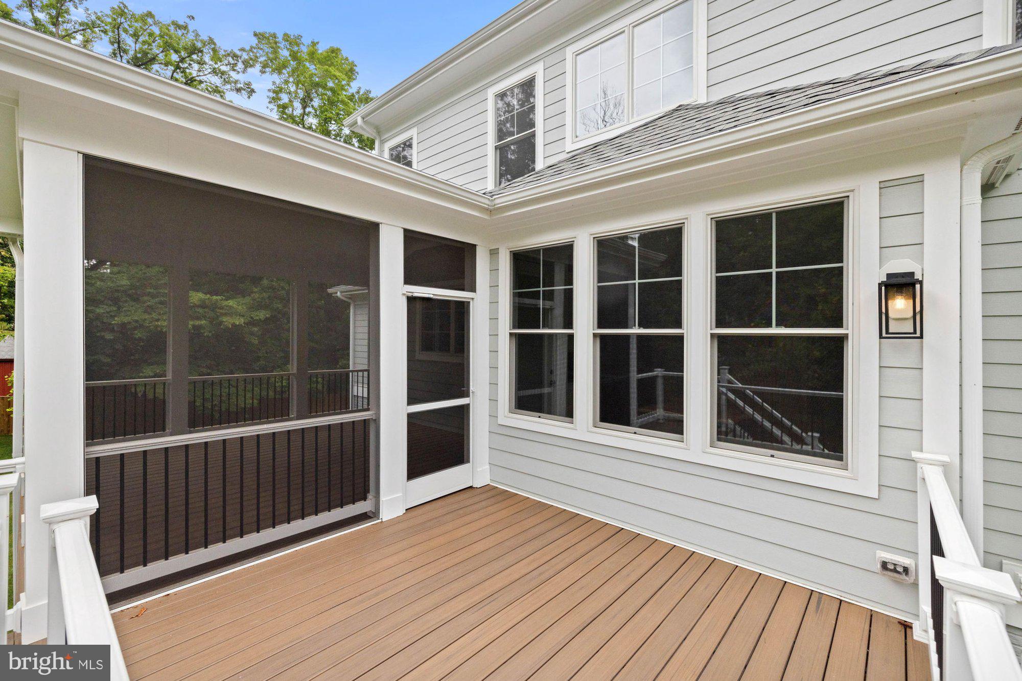 LAUREL RIDGE CROSSING - Residential