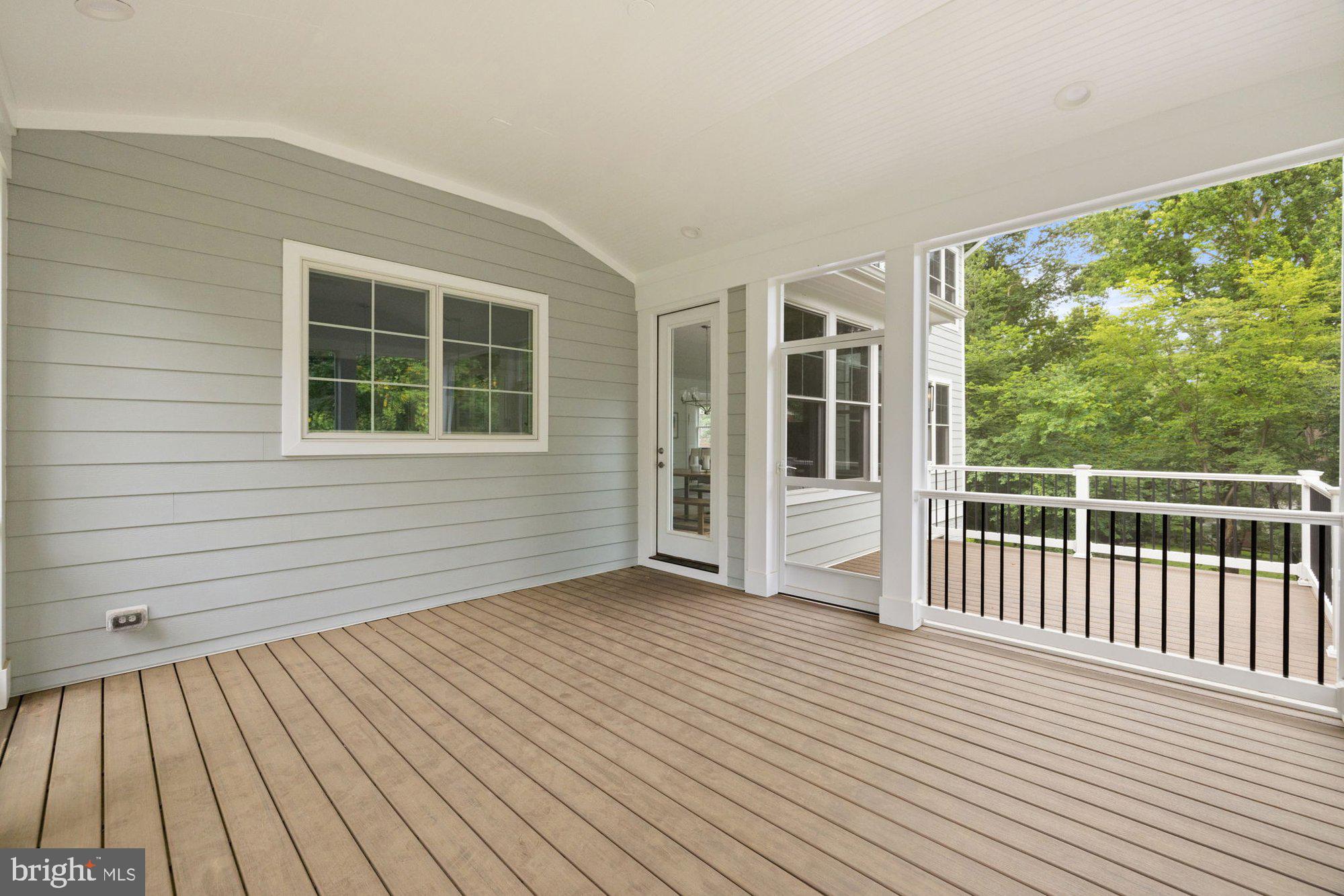 LAUREL RIDGE CROSSING - Residential