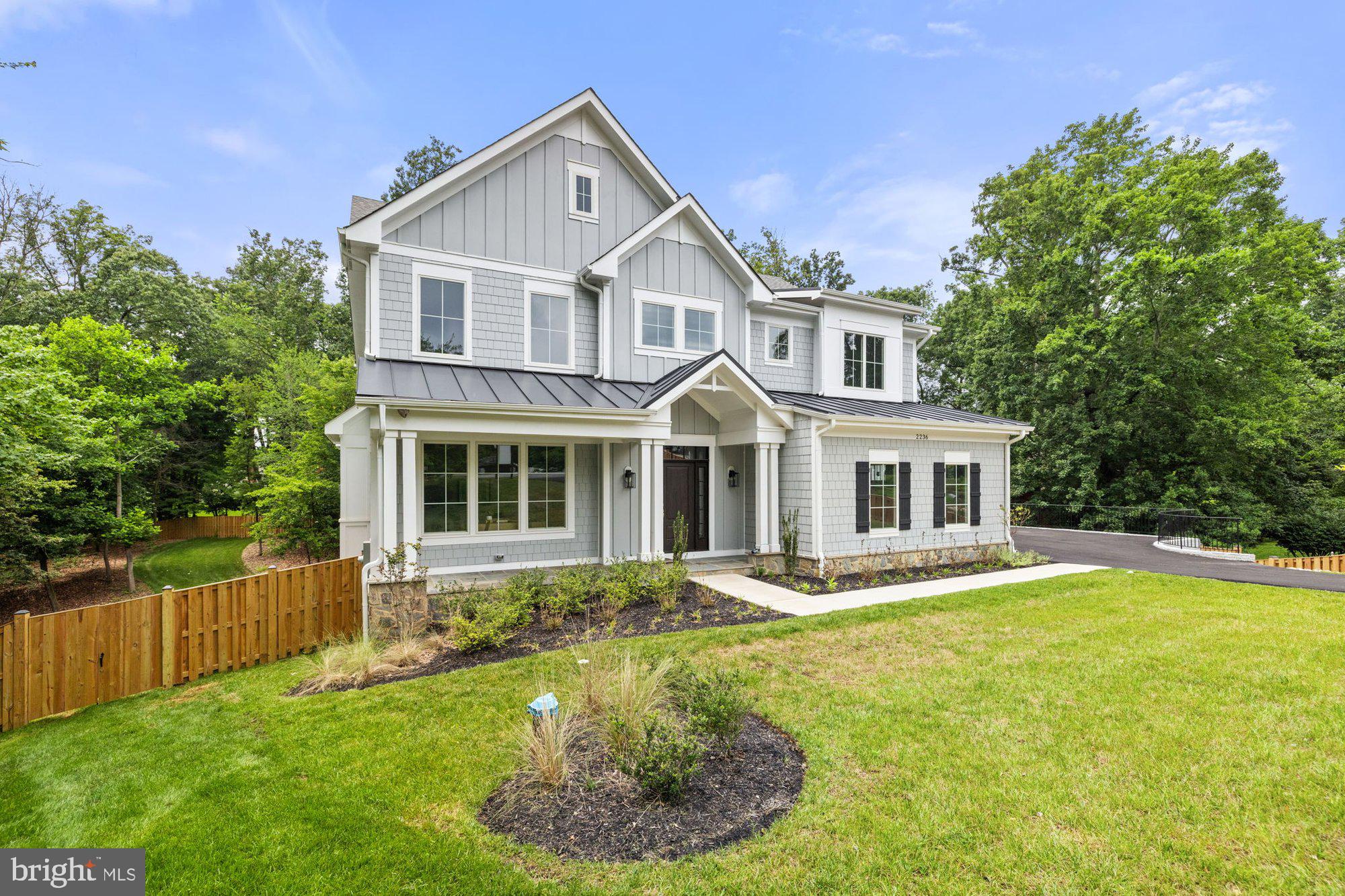 LAUREL RIDGE CROSSING - Residential