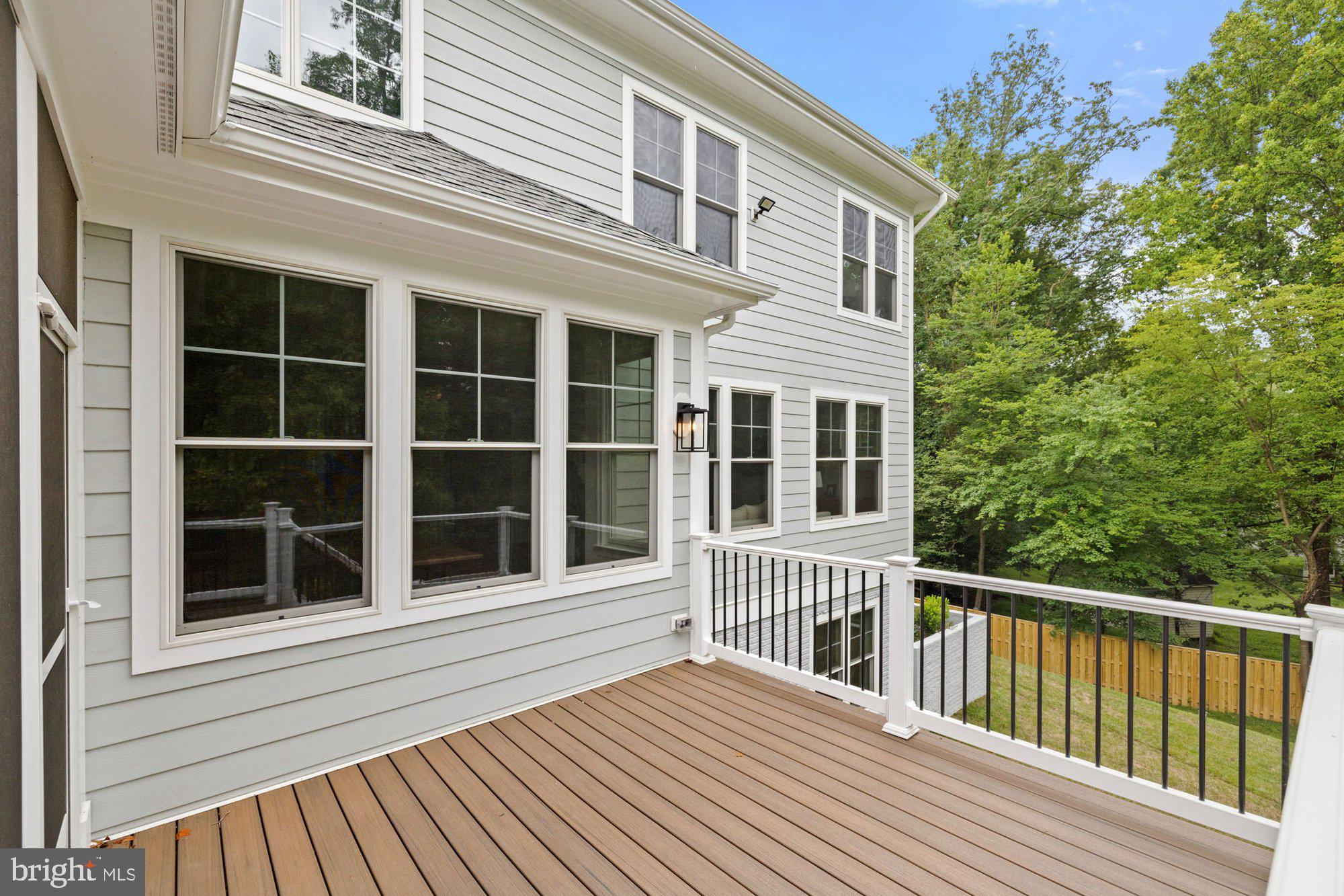 LAUREL RIDGE CROSSING - Residential