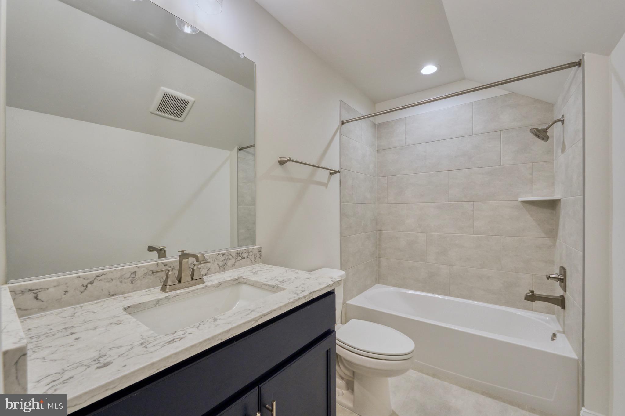 LAUREL RIDGE CROSSING - Residential