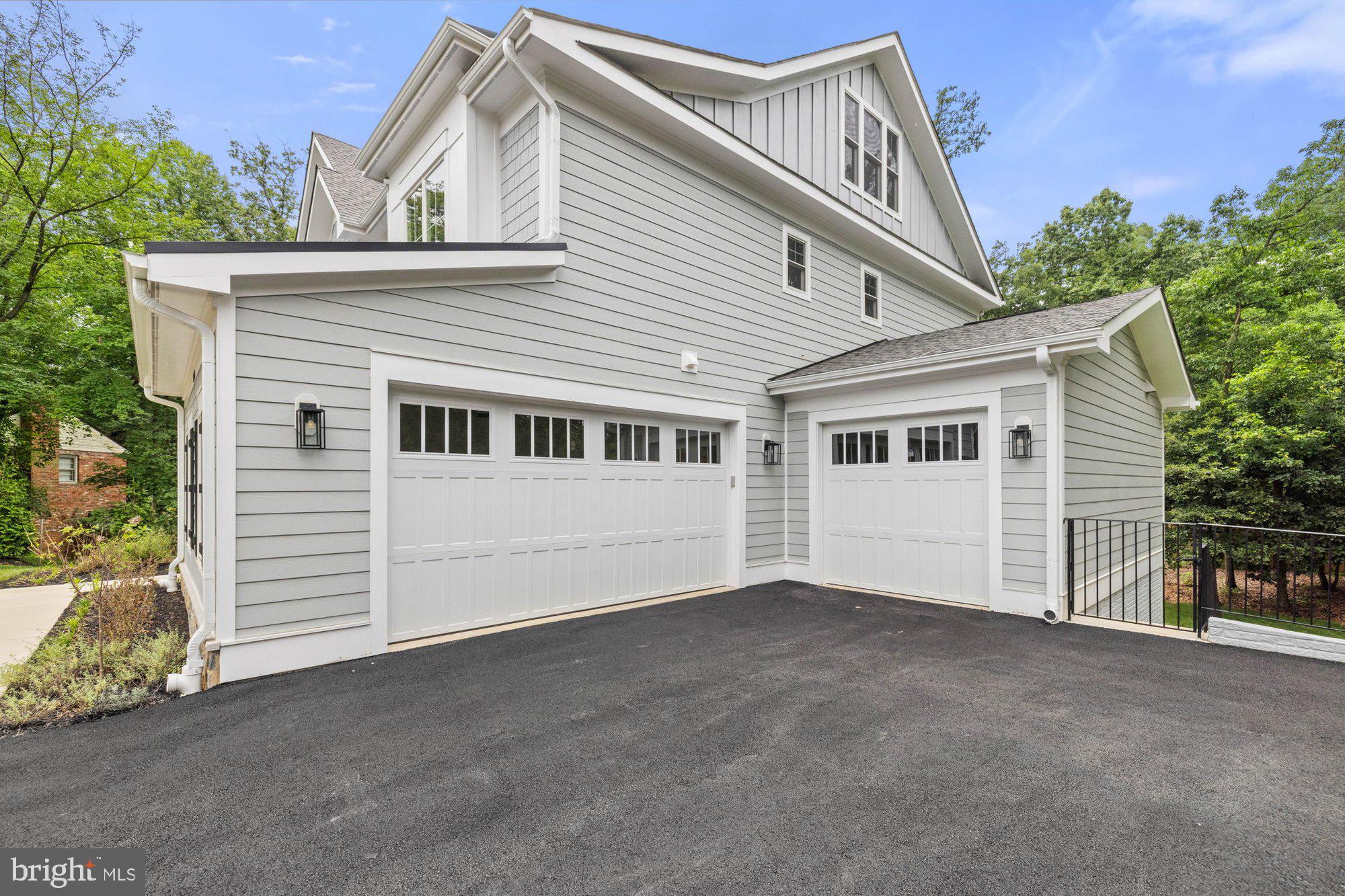 LAUREL RIDGE CROSSING - Residential