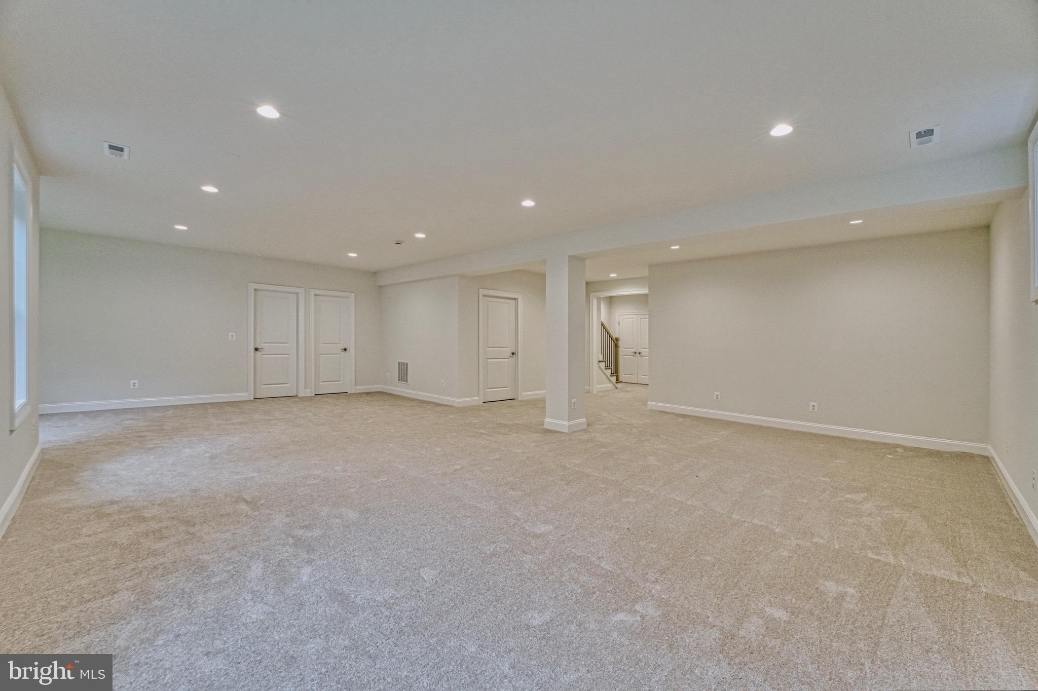 LAUREL RIDGE CROSSING - Residential