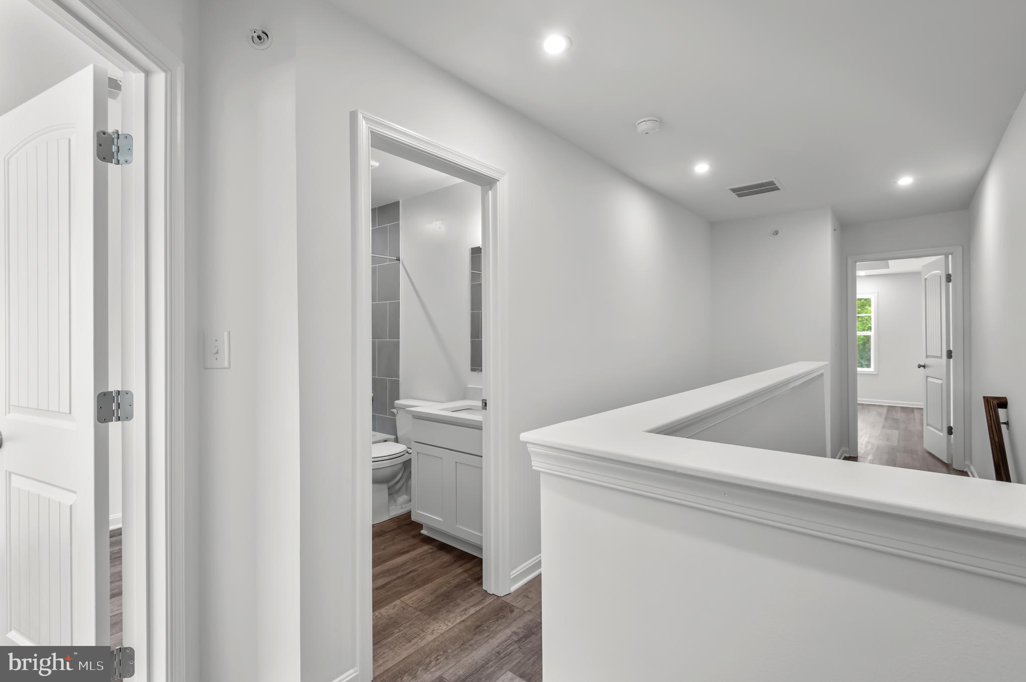 HOLLY OAKS - Residential