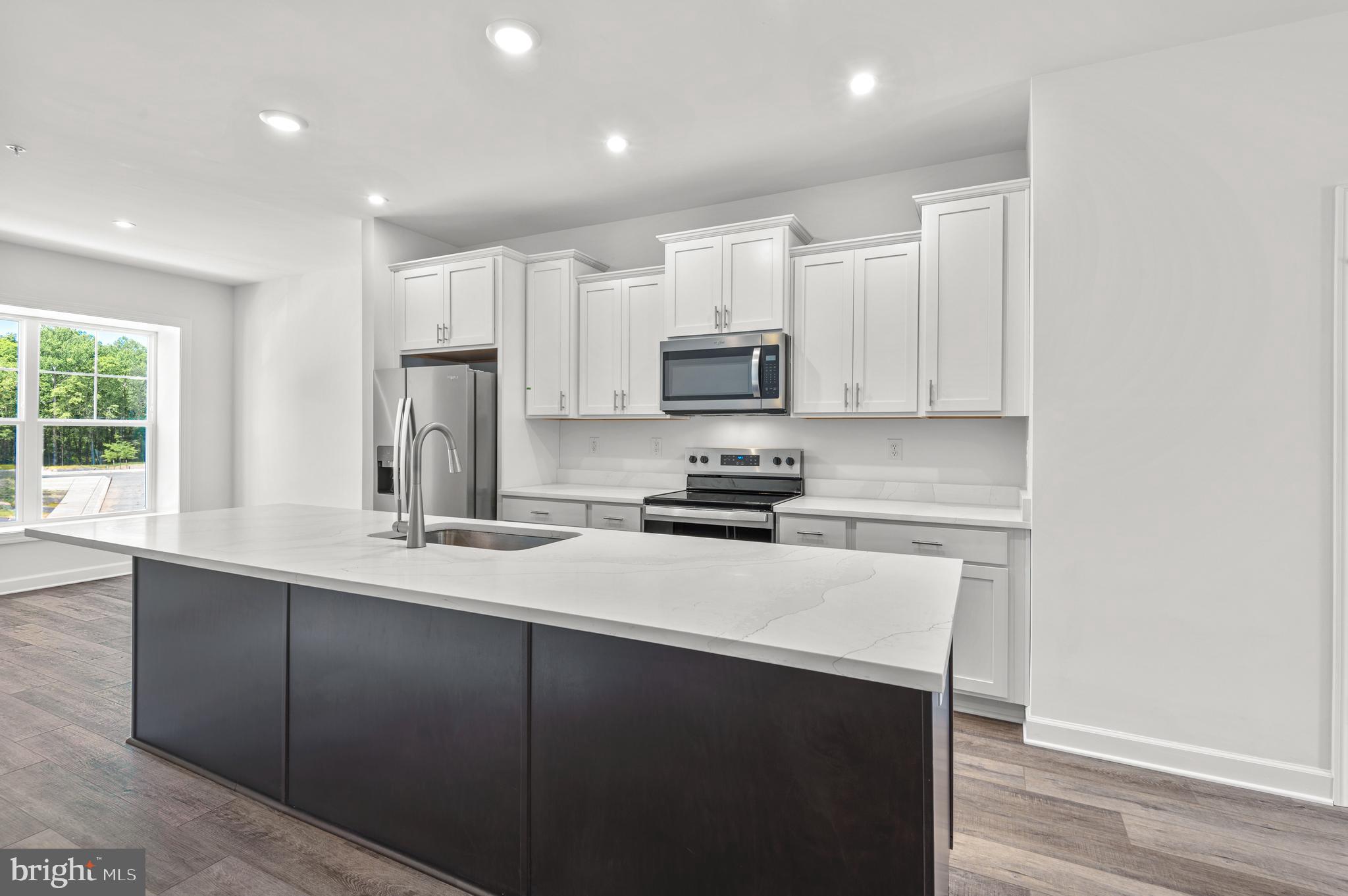 758 BUR OAK COURT