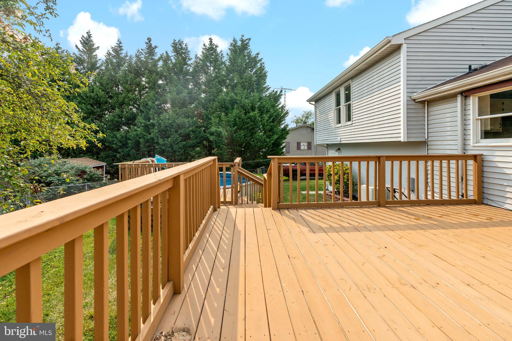 ROLLING HILLS - Residential