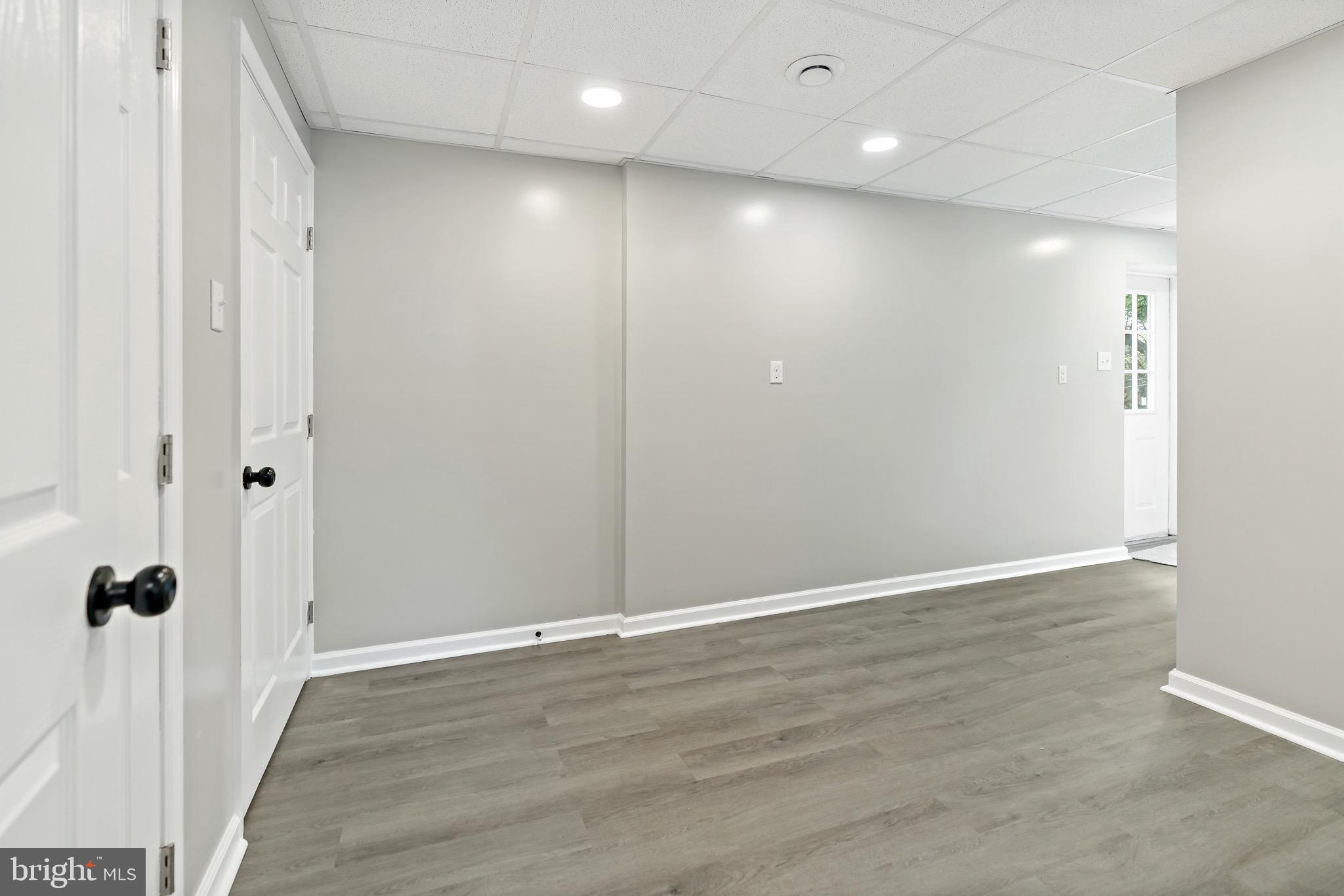 ROLLING HILLS - Residential