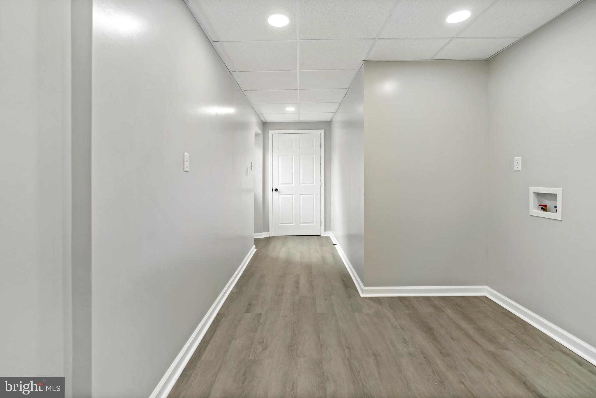 ROLLING HILLS - Residential