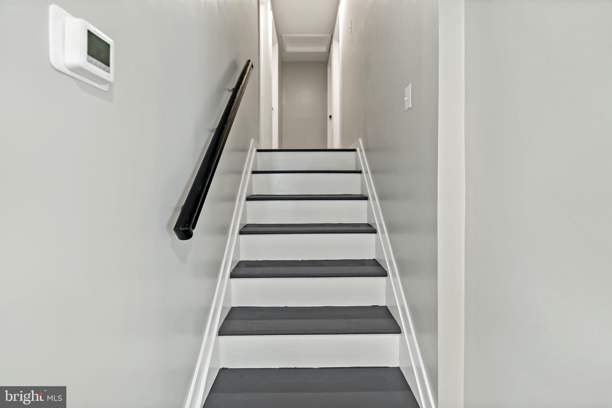 ROLLING HILLS - Residential