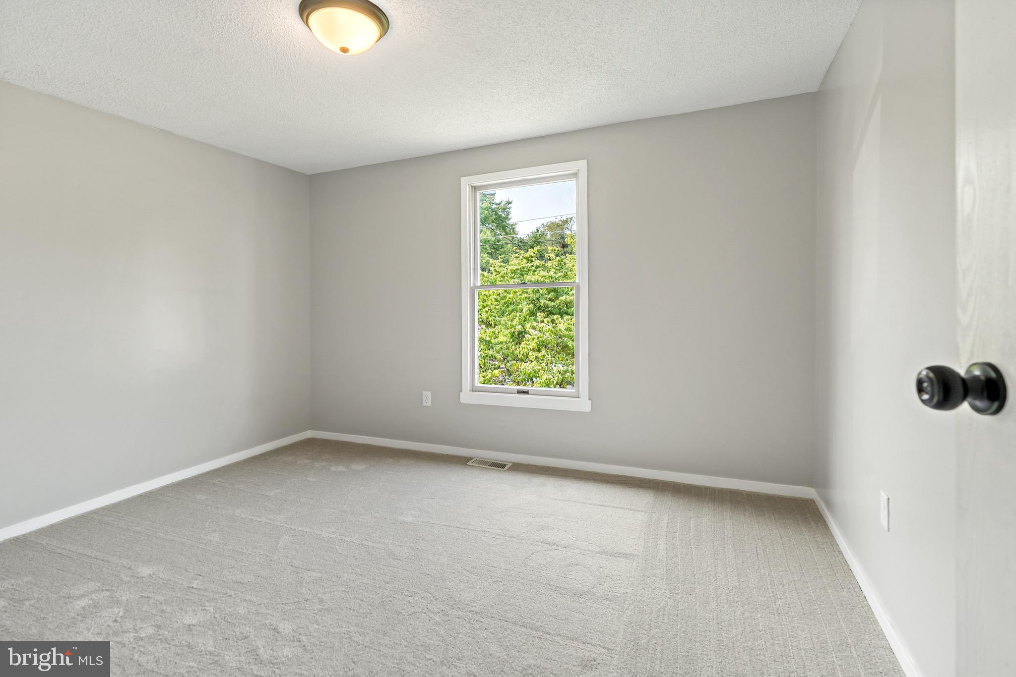 ROLLING HILLS - Residential