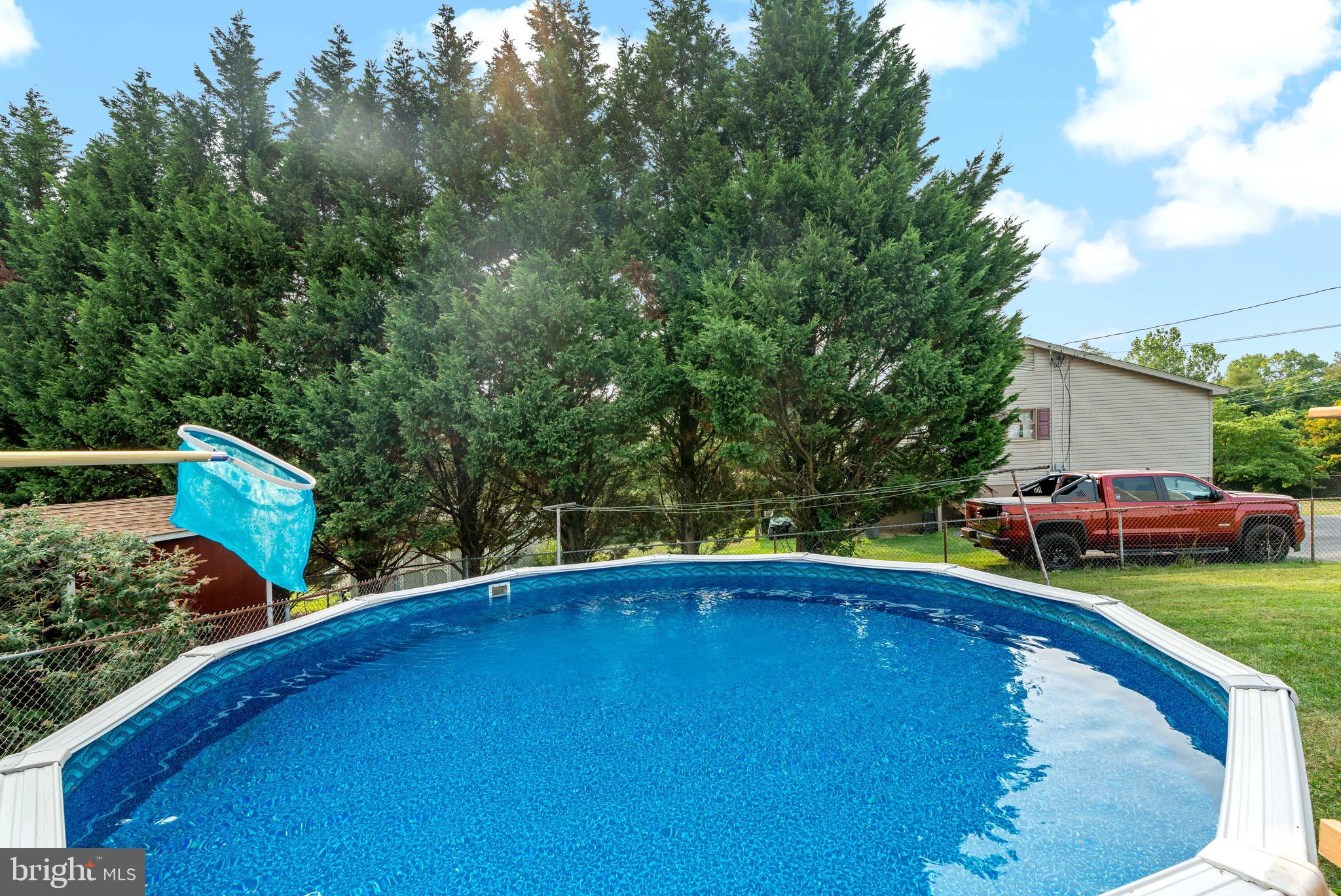 ROLLING HILLS - Residential