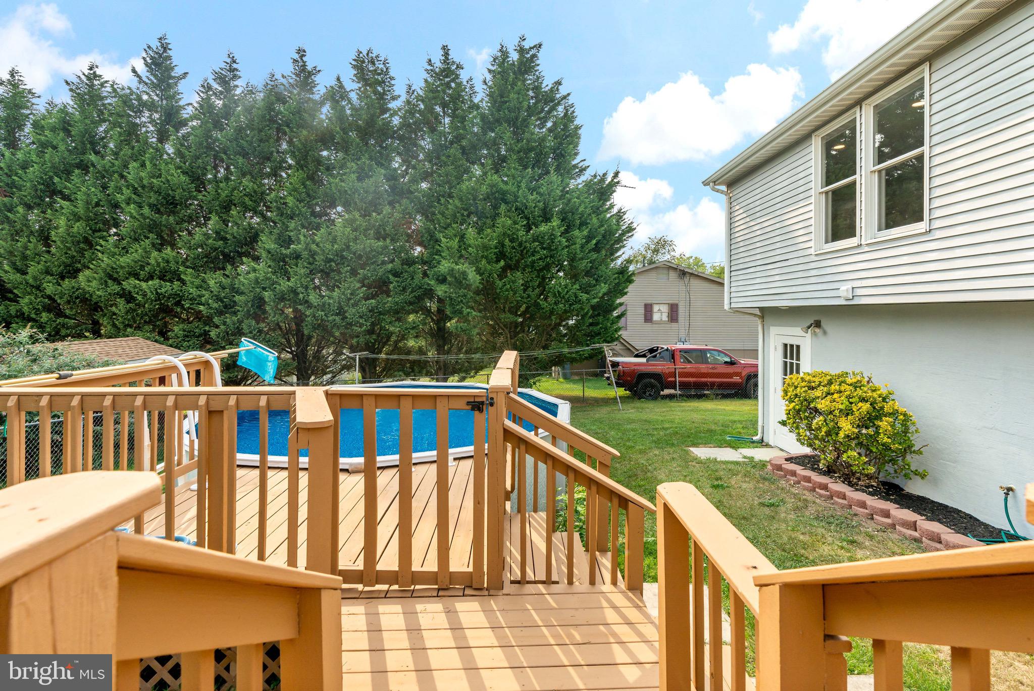 ROLLING HILLS - Residential