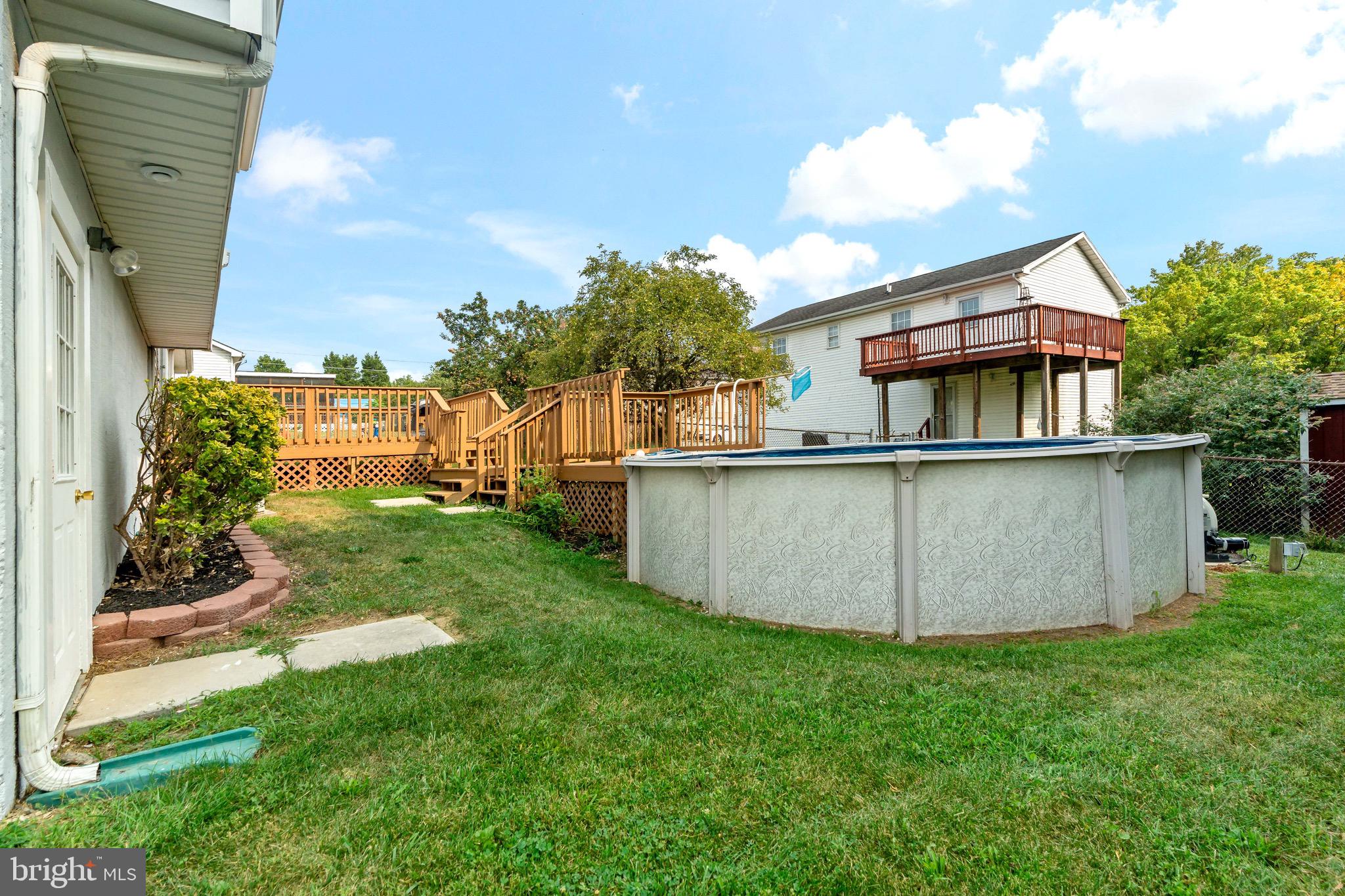 ROLLING HILLS - Residential