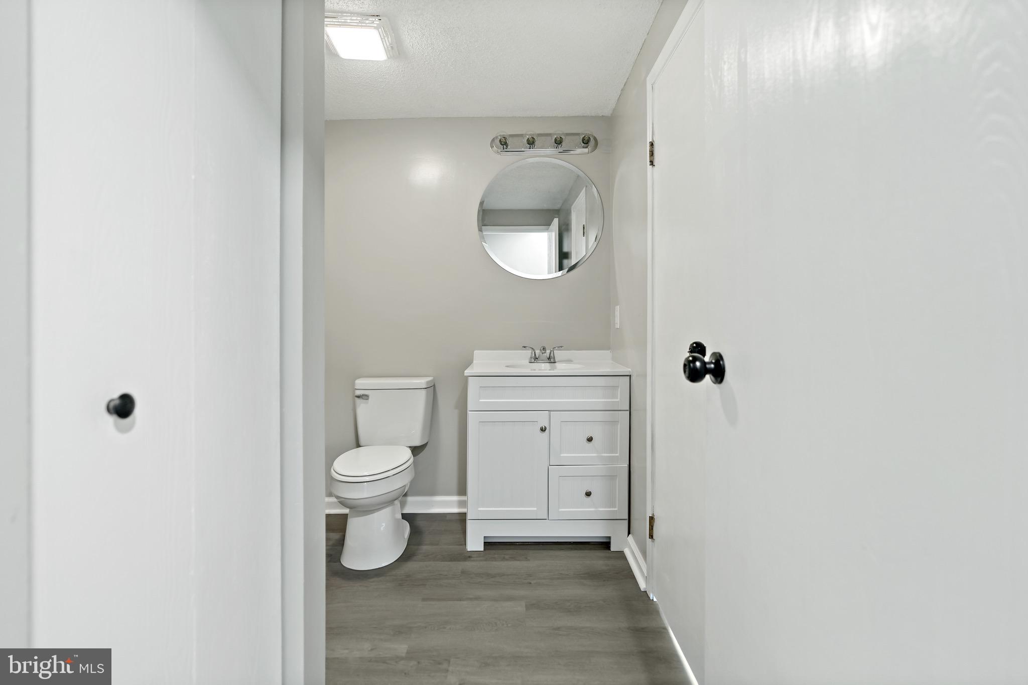 ROLLING HILLS - Residential