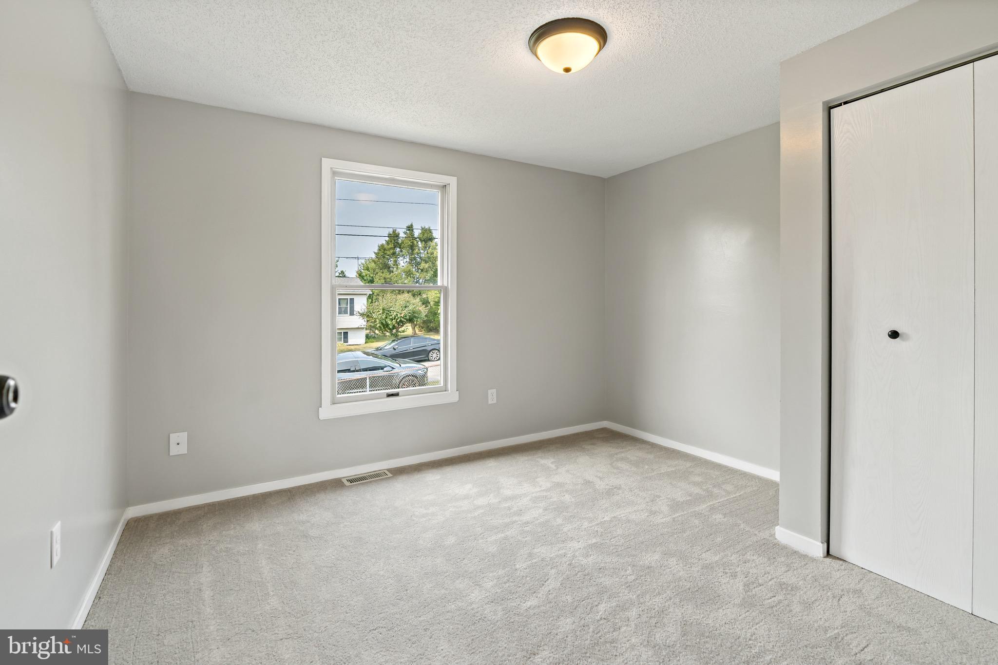 ROLLING HILLS - Residential