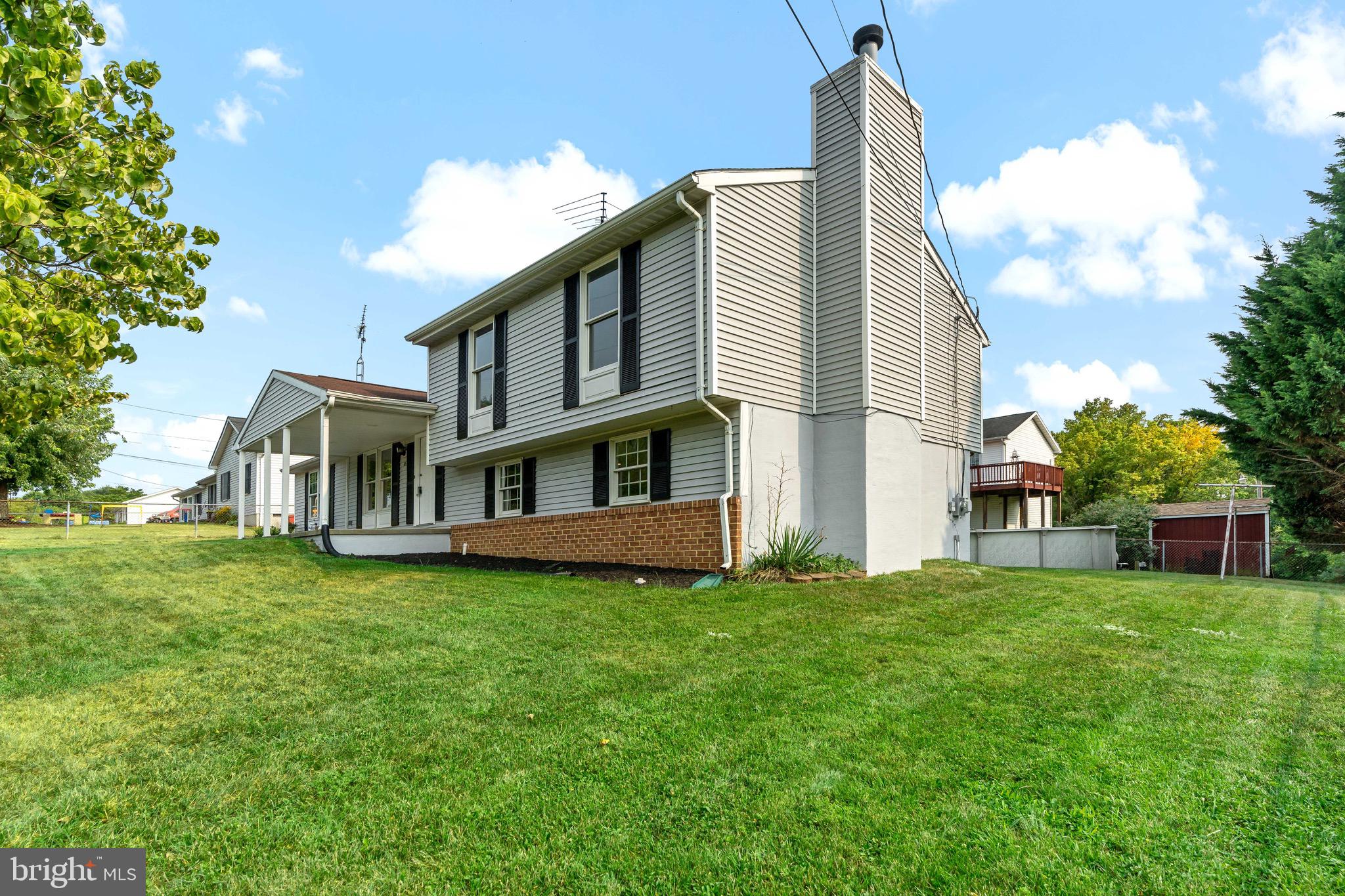 ROLLING HILLS - Residential