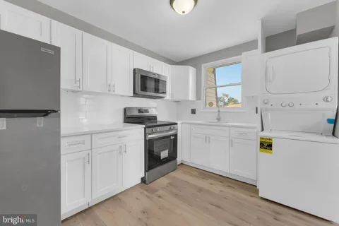 6-6 Florence Tollgate, Florence, NJ MLS: NJBL2092090