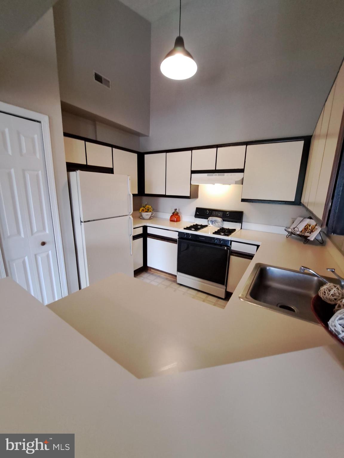 TAYLOR RIDGE CONDOMINIUMS - Residential