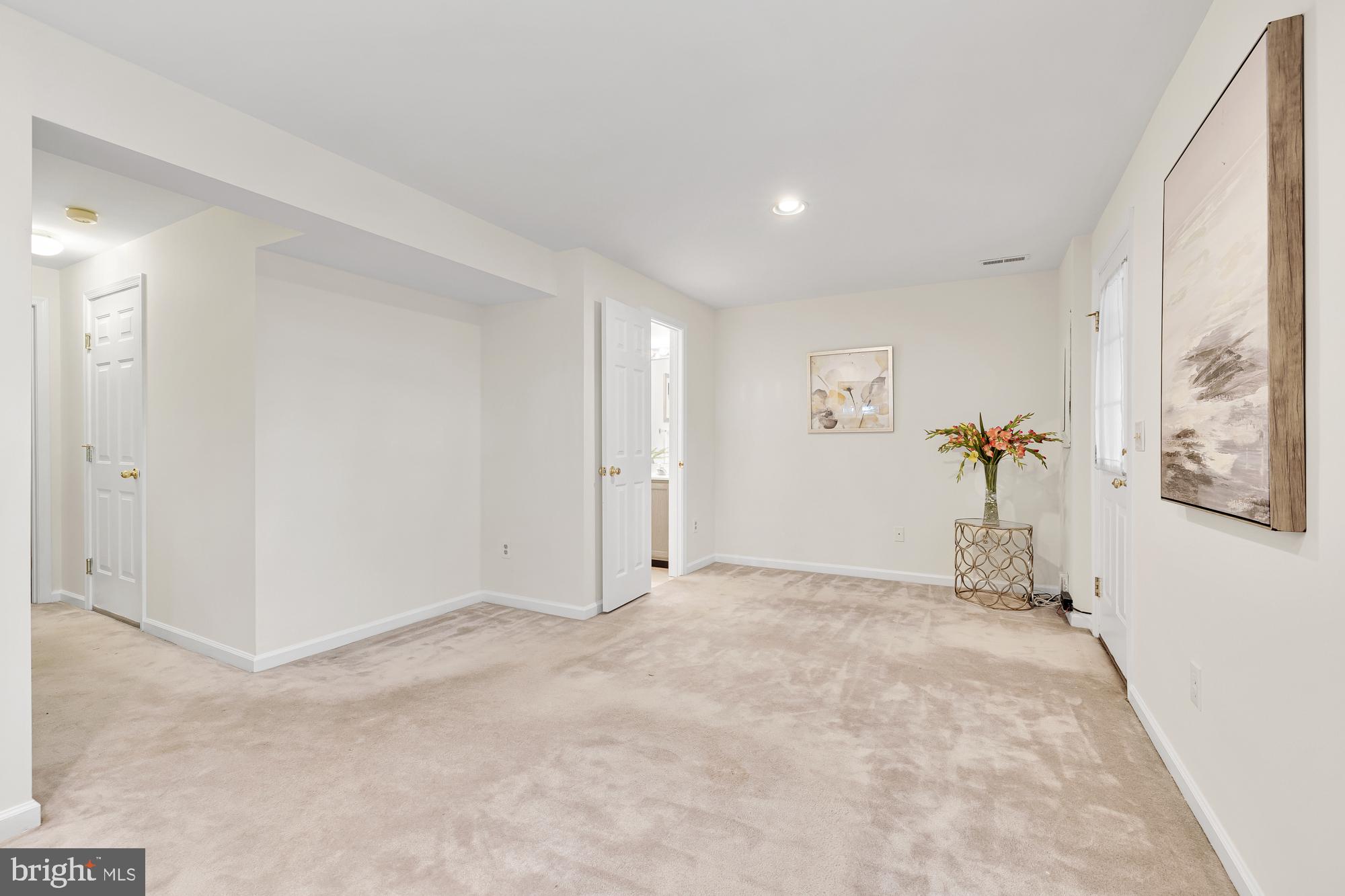 CENTRE RIDGE - Residential