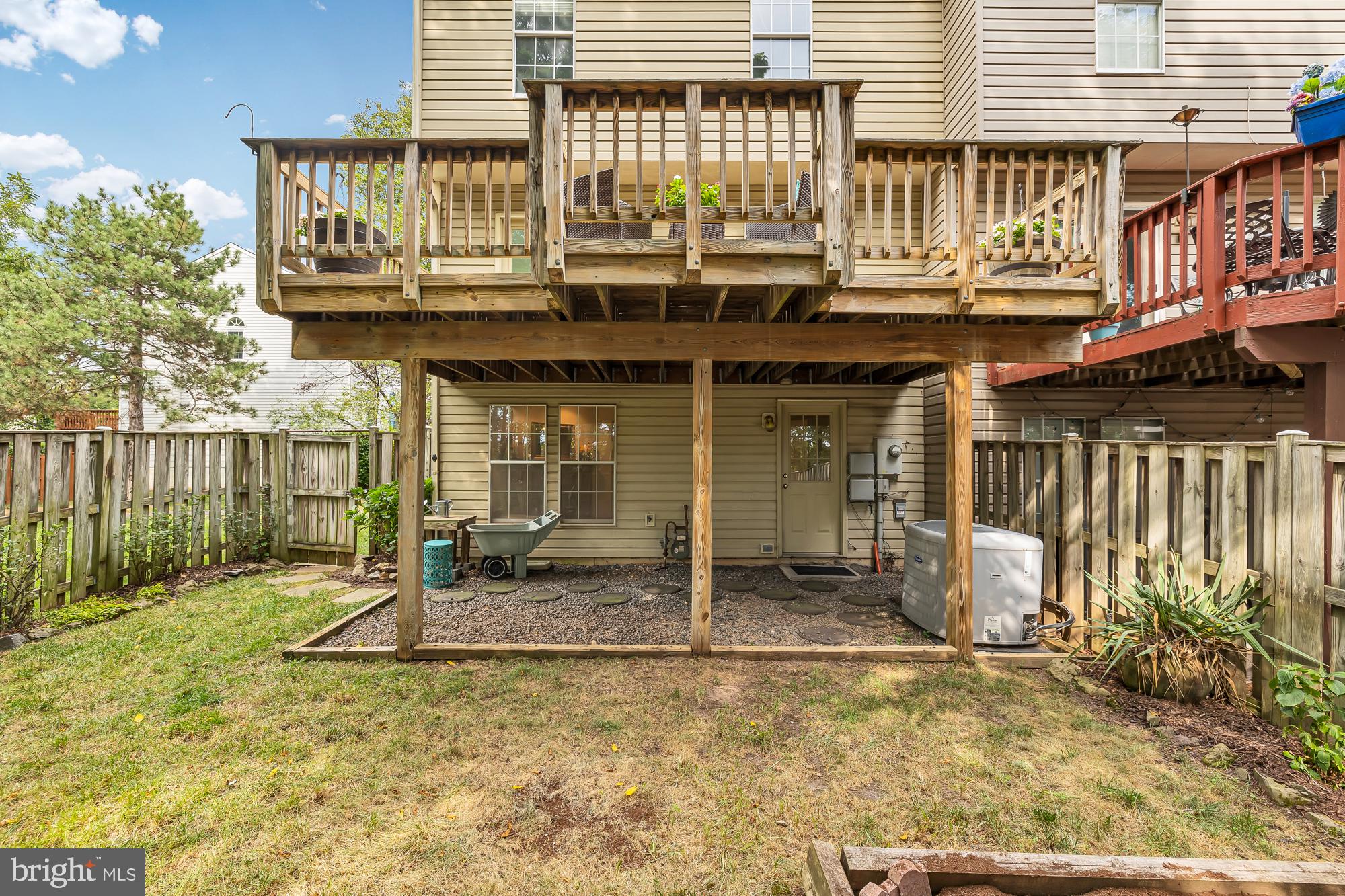 CENTRE RIDGE - Residential