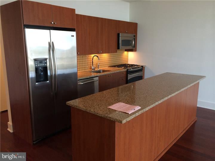 1101 LOCUST STREET 00 9C