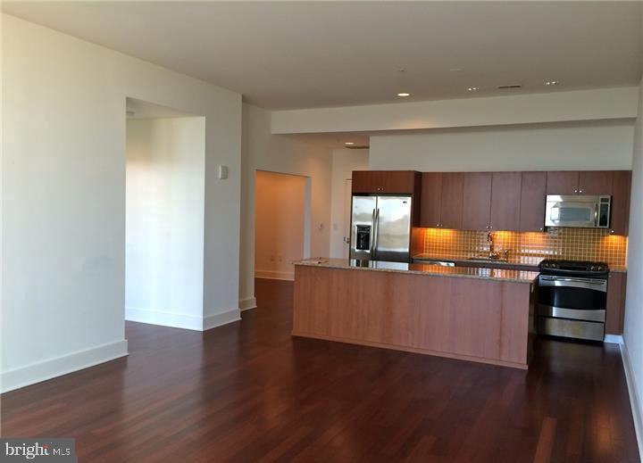 1101 LOCUST STREET 00 9C