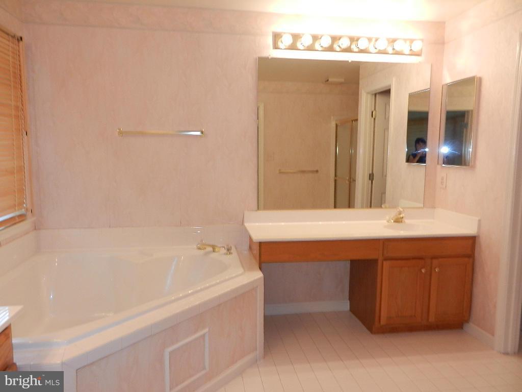 RIDGECREST - Residential Lease