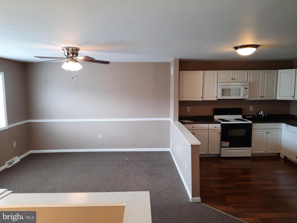 Photo of 142 Pickwick Place, MILLERSVILLE, PA 17551 (MLS # PALA2079388)