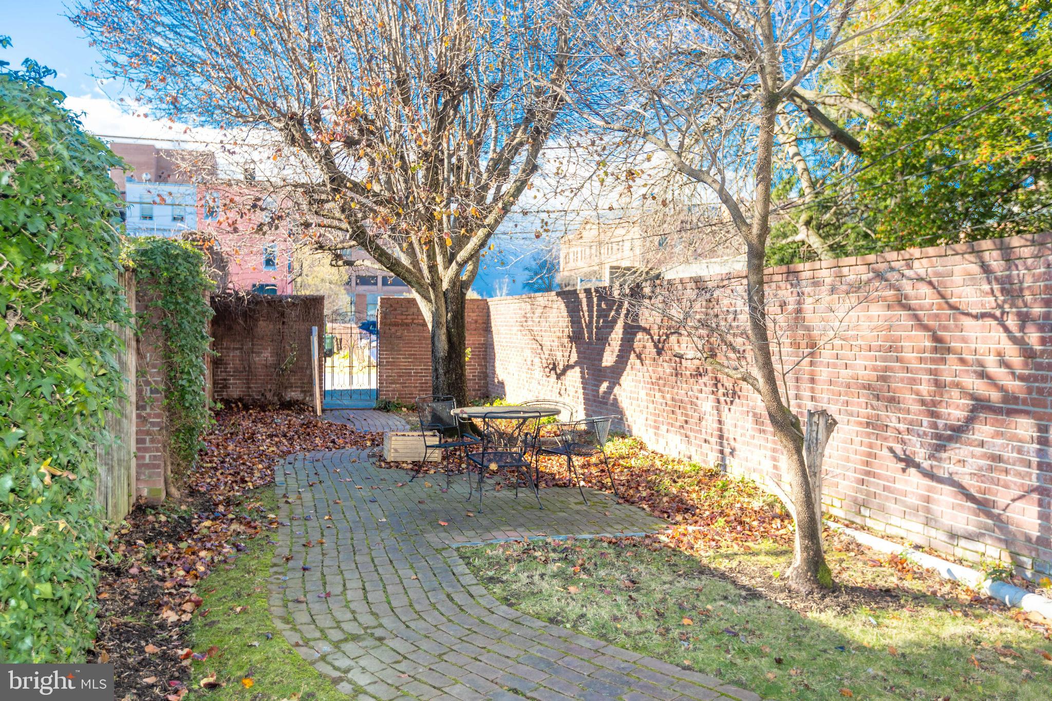 CHARLES VILLAGE - Residential