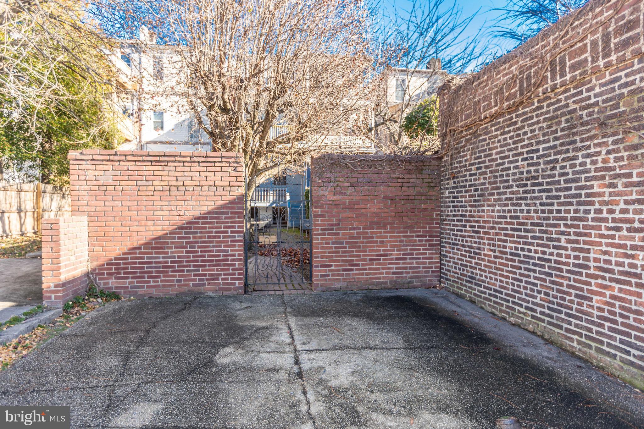 CHARLES VILLAGE - Residential