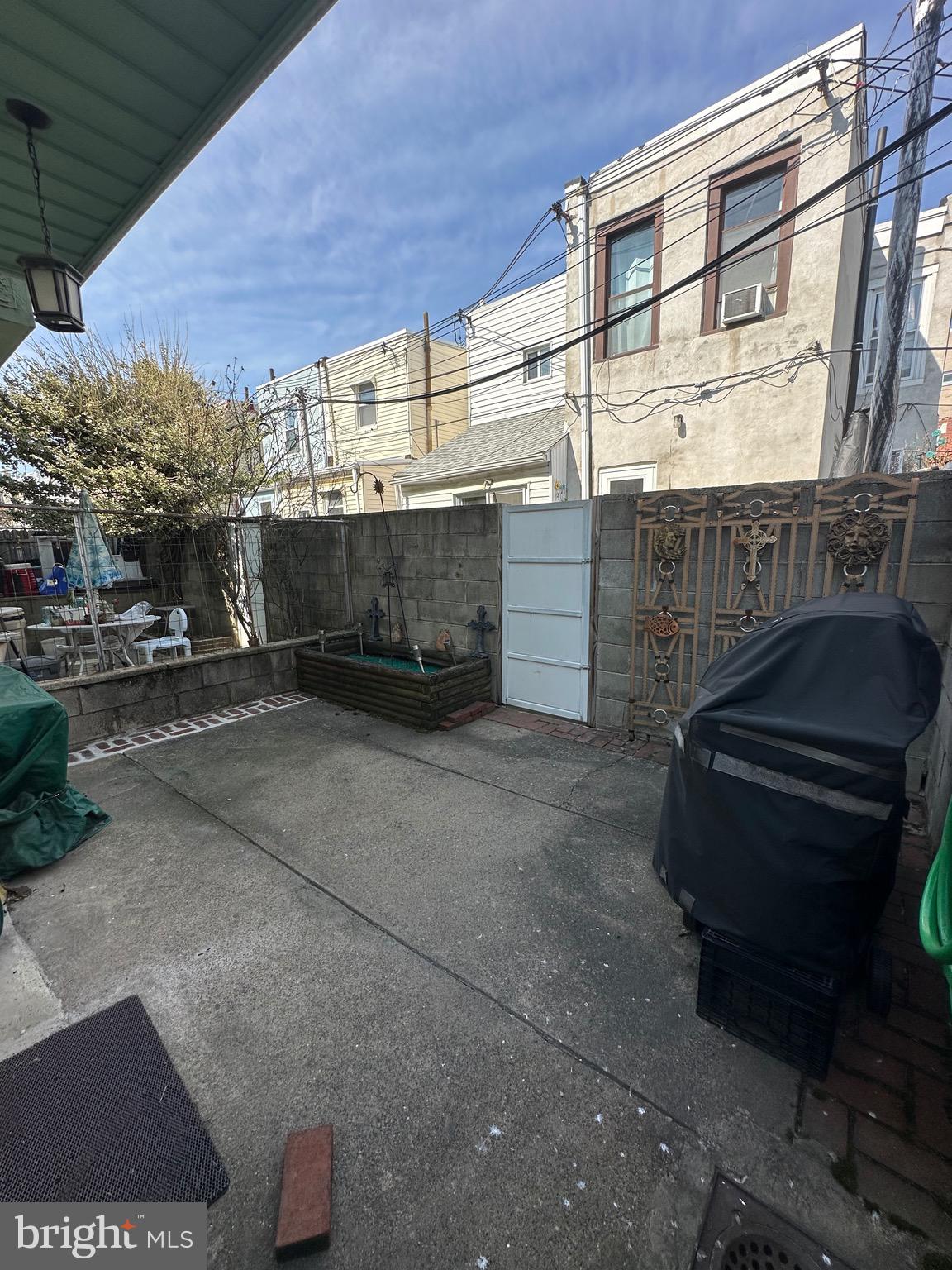 LOWER MOYAMENSING - Residential