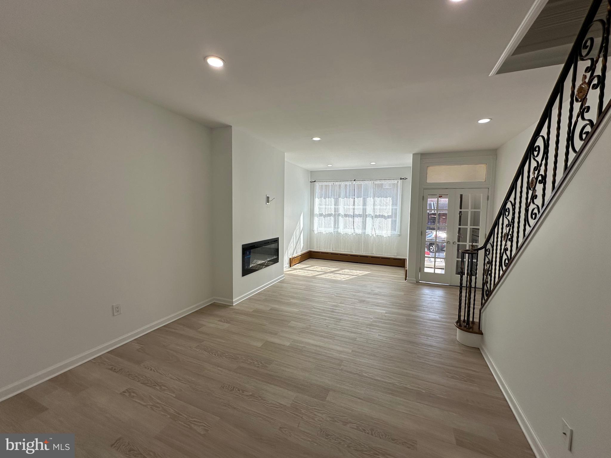 LOWER MOYAMENSING - Residential