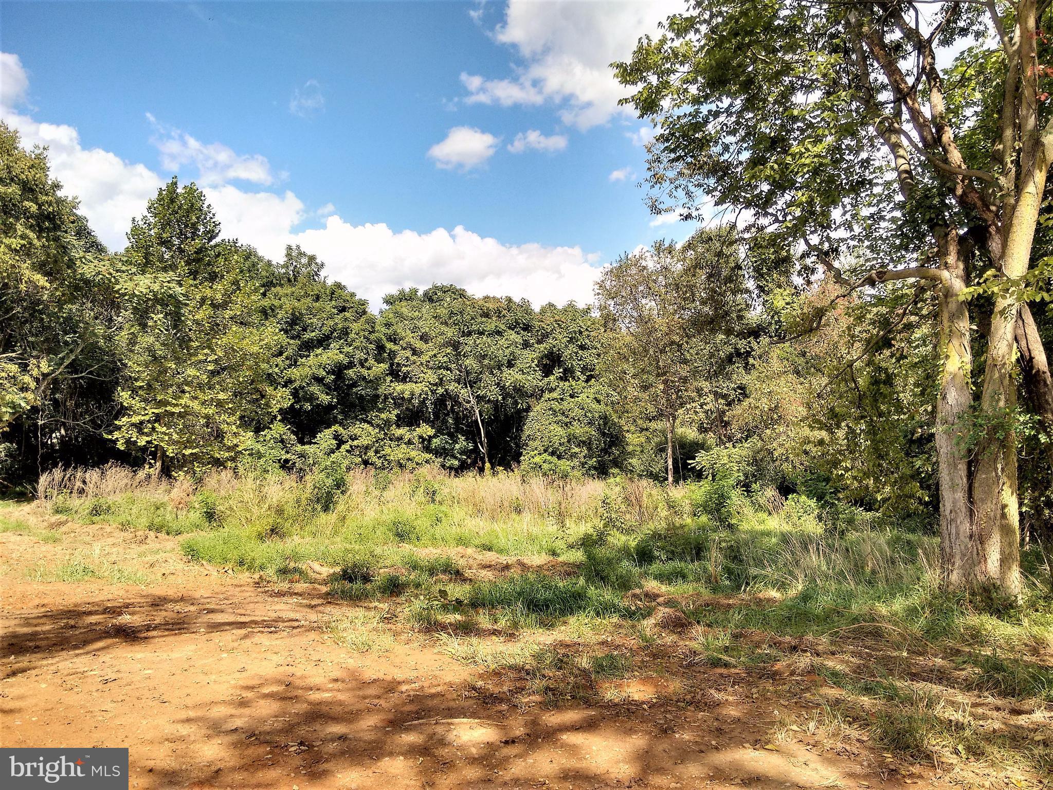 CLAYMONT CHASE - Land