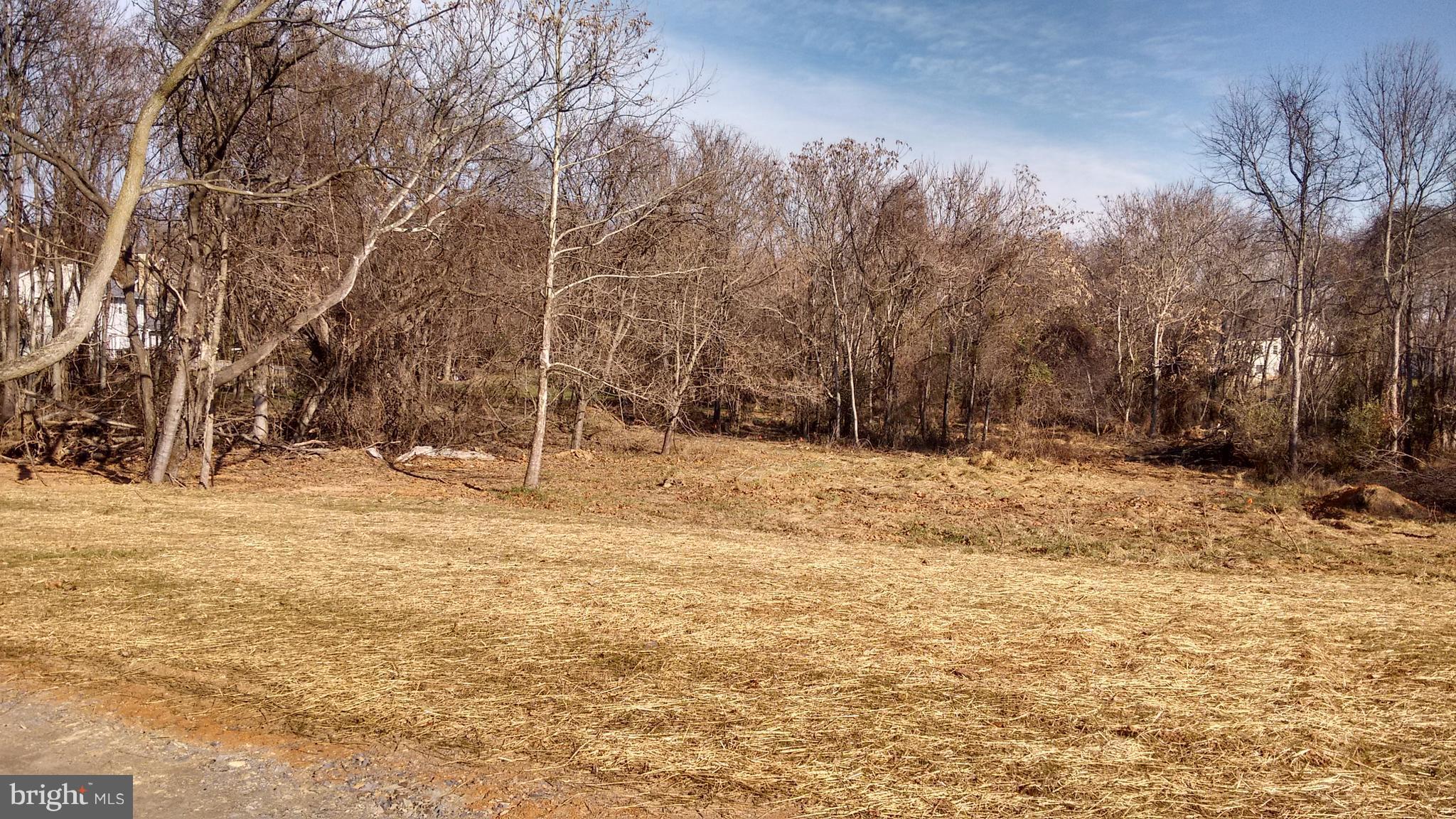 CLAYMONT CHASE - Land