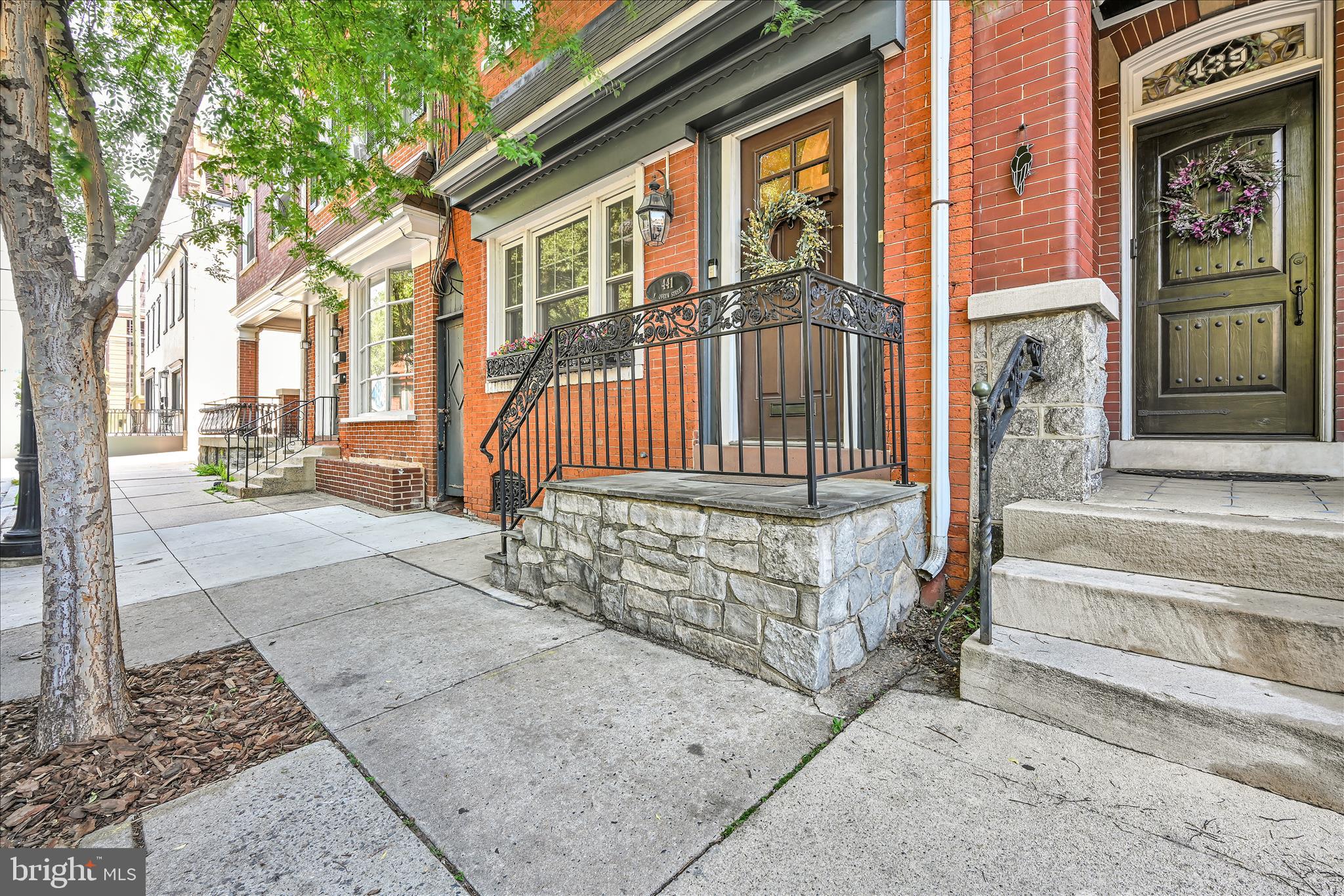 441 N QUEEN STREET