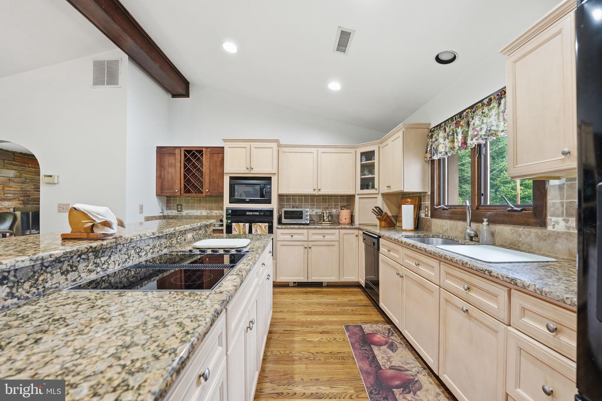 BROOK HILLS ESTATE - Residential