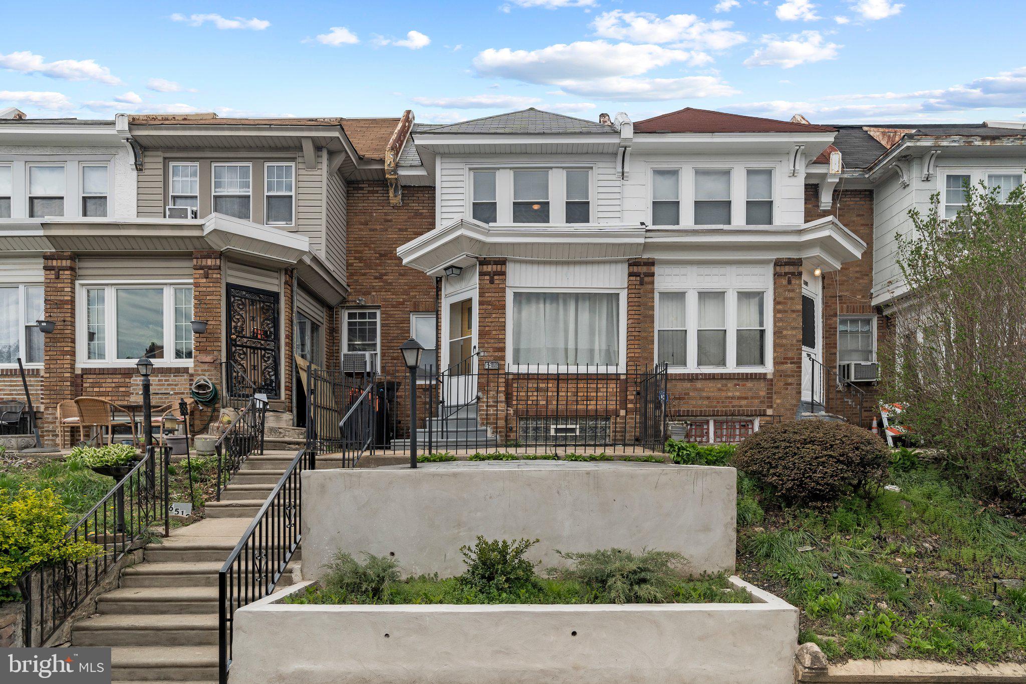 WEST OAK LANE - Residential