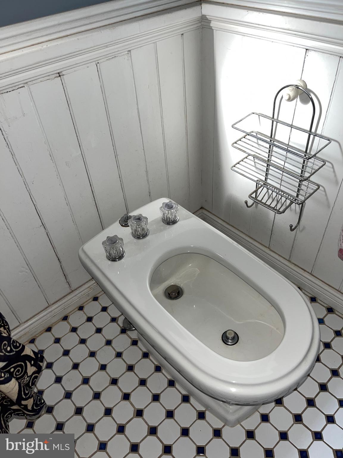 MILLINGTON - Residential