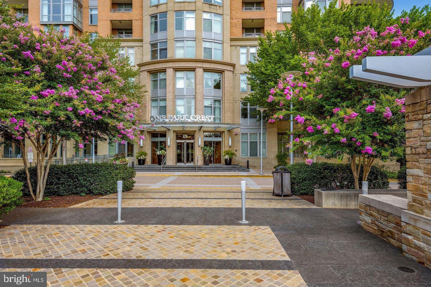 ONE PARK CREST CONDOMINIUM - Residential