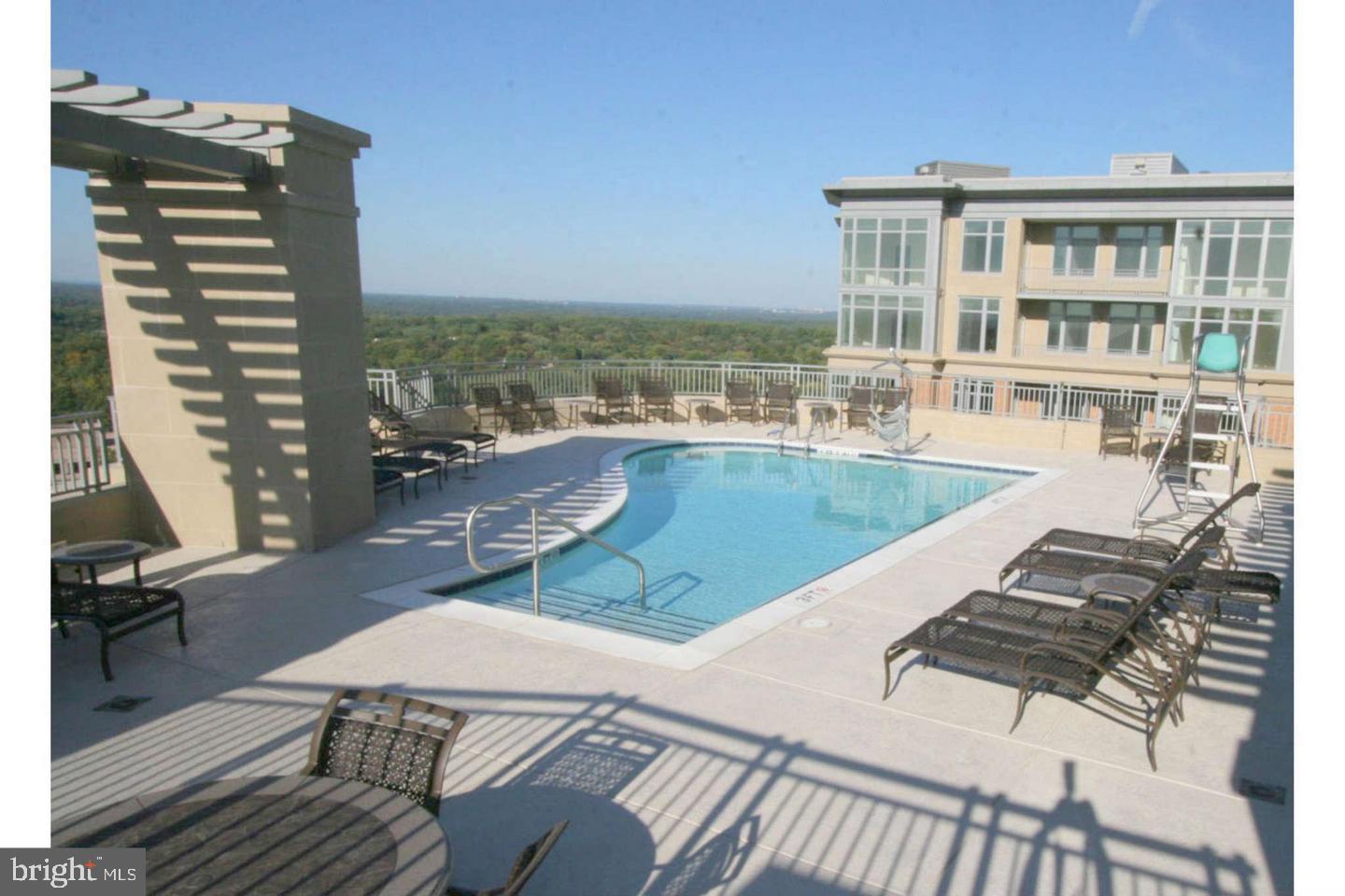 ONE PARK CREST CONDOMINIUM - Residential