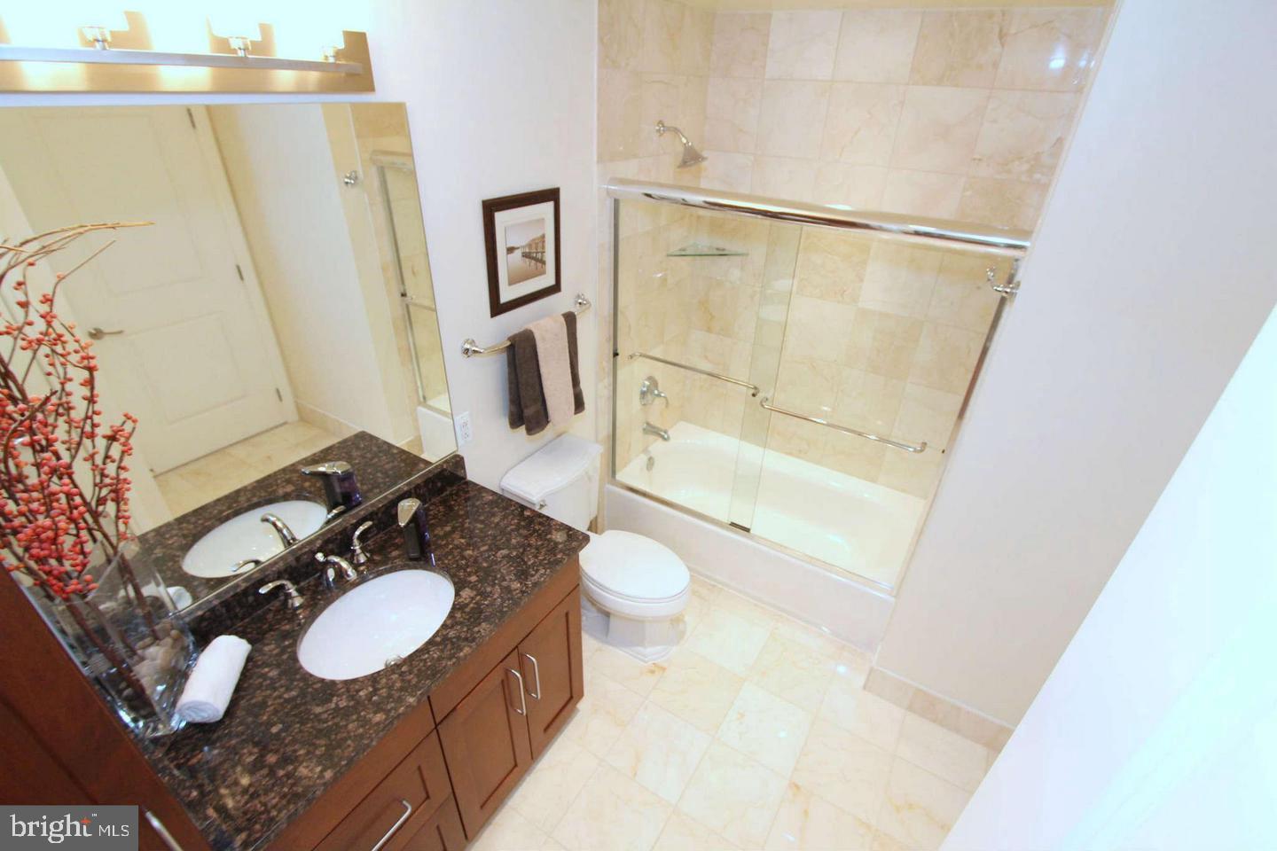 ONE PARK CREST CONDOMINIUM - Residential